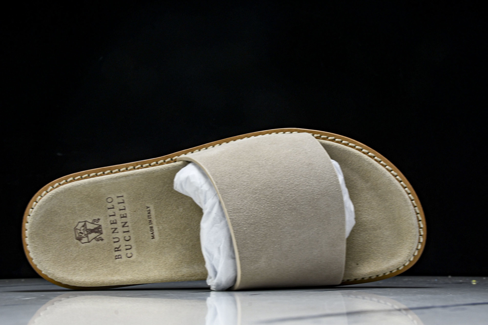拖鞋黑色 尺码39-45

纯原出品-Brunello Cucinelli 绒面革 圆头露趾 防滑一字拖