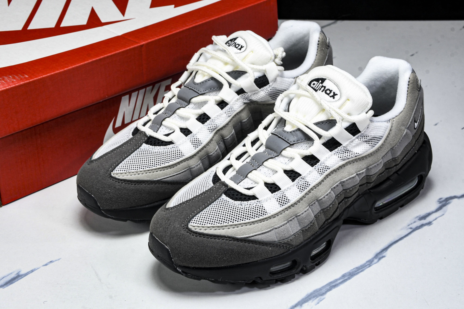  NK Air Max 95 复古减震气垫跑鞋 AT2865-003 尺寸 36 36.5 37.5 3