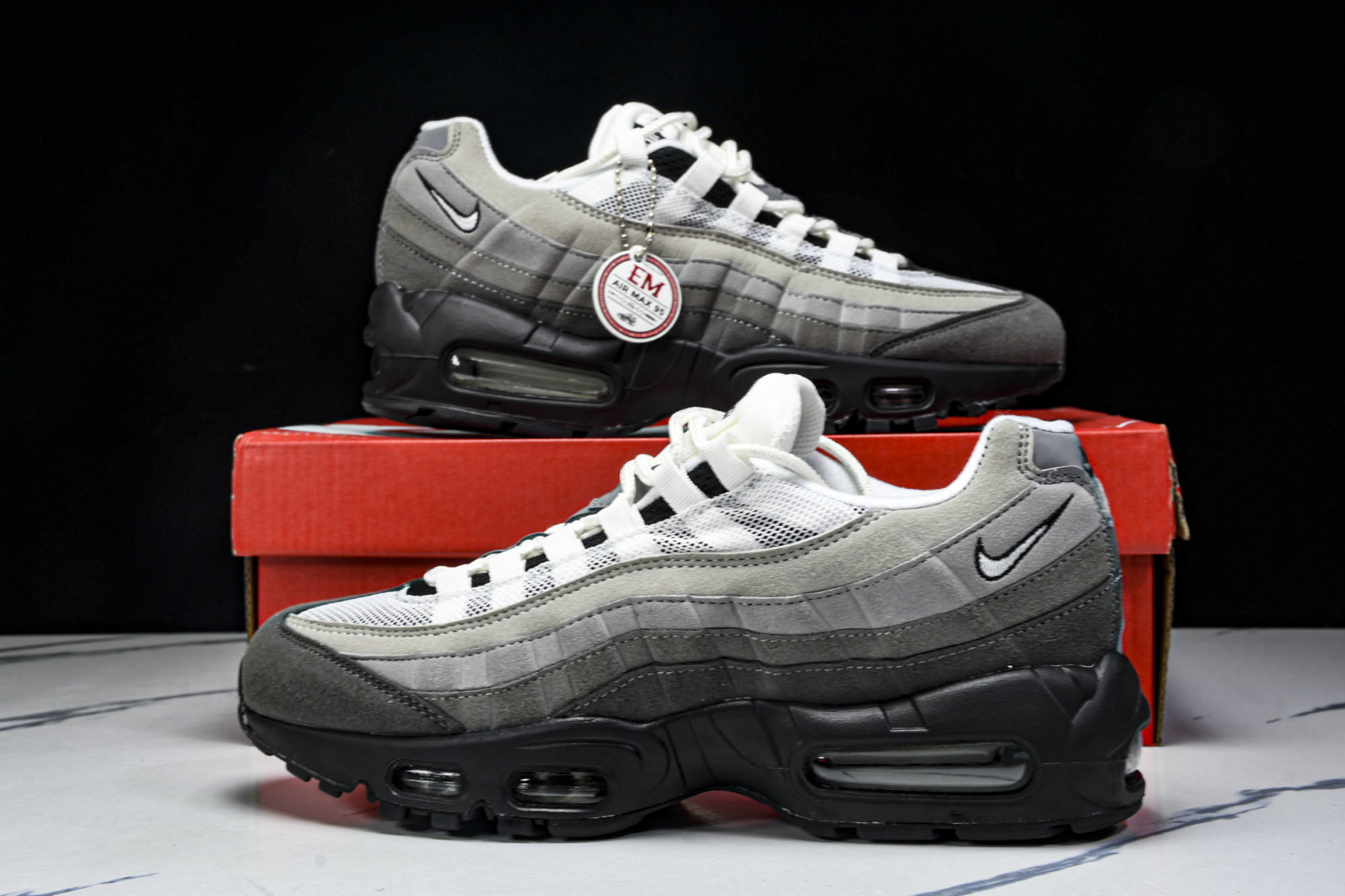  NK Air Max 95 复古减震气垫跑鞋 AT2865-003 尺寸 36 36.5 37.5 3
