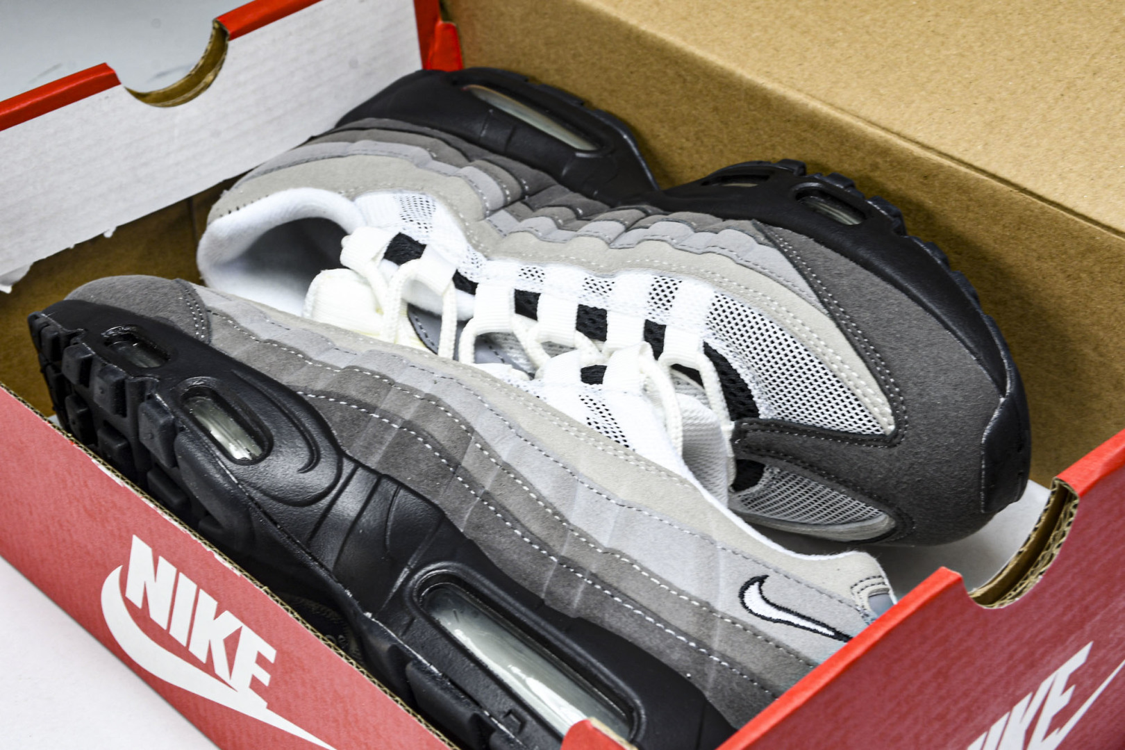  NK Air Max 95 复古减震气垫跑鞋 AT2865-003 尺寸 36 36.5 37.5 3