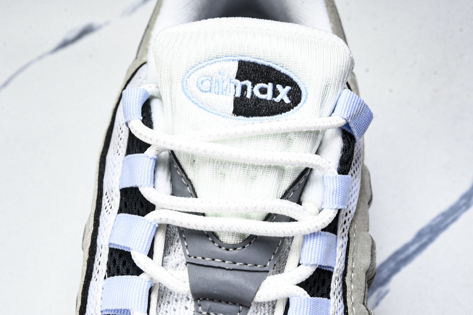  NK Air Max 95 复古减震气垫跑鞋 CD1529-001 尺寸 36 36.5 37.5 3