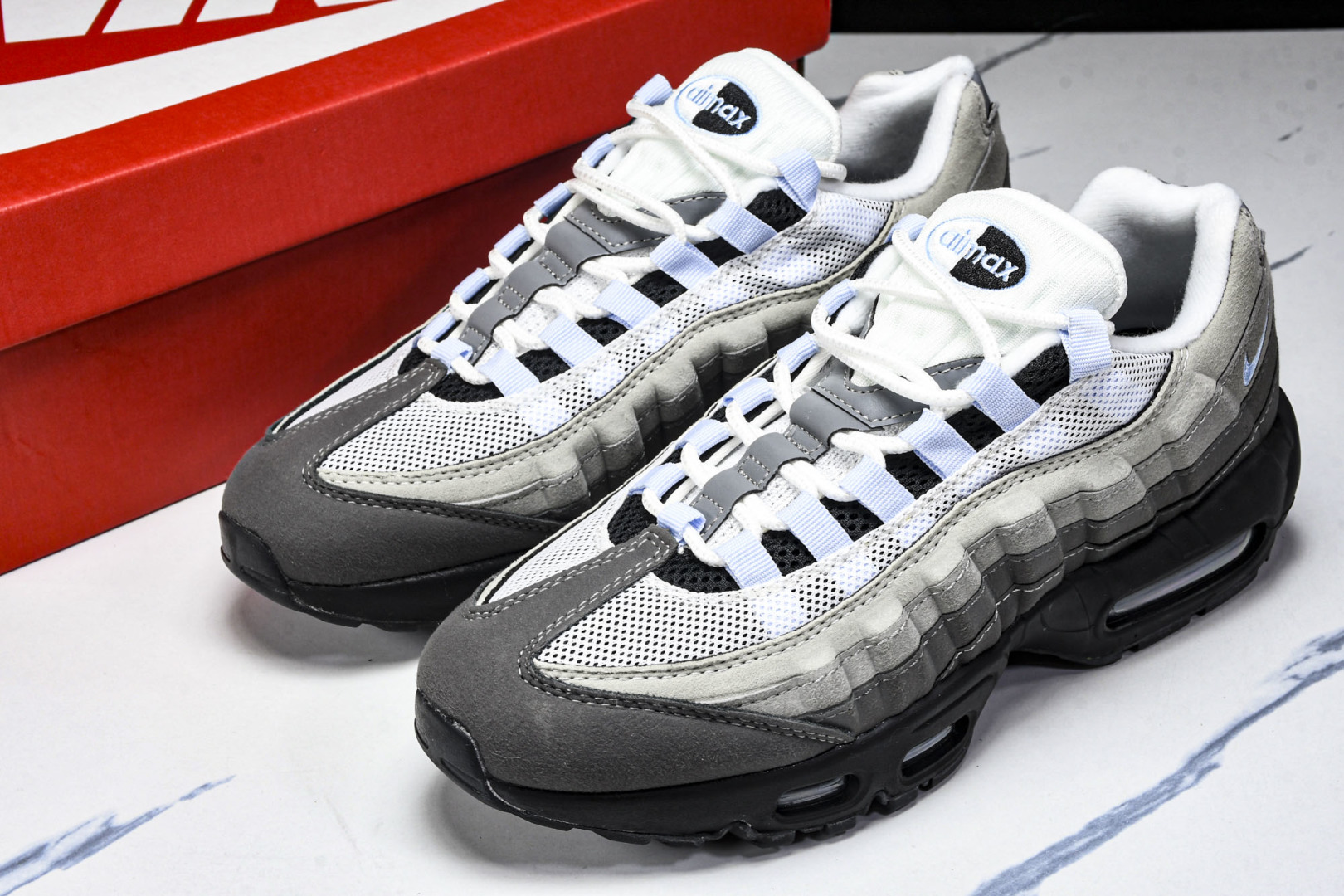  NK Air Max 95 复古减震气垫跑鞋 CD1529-001 尺寸 36 36.5 37.5 3