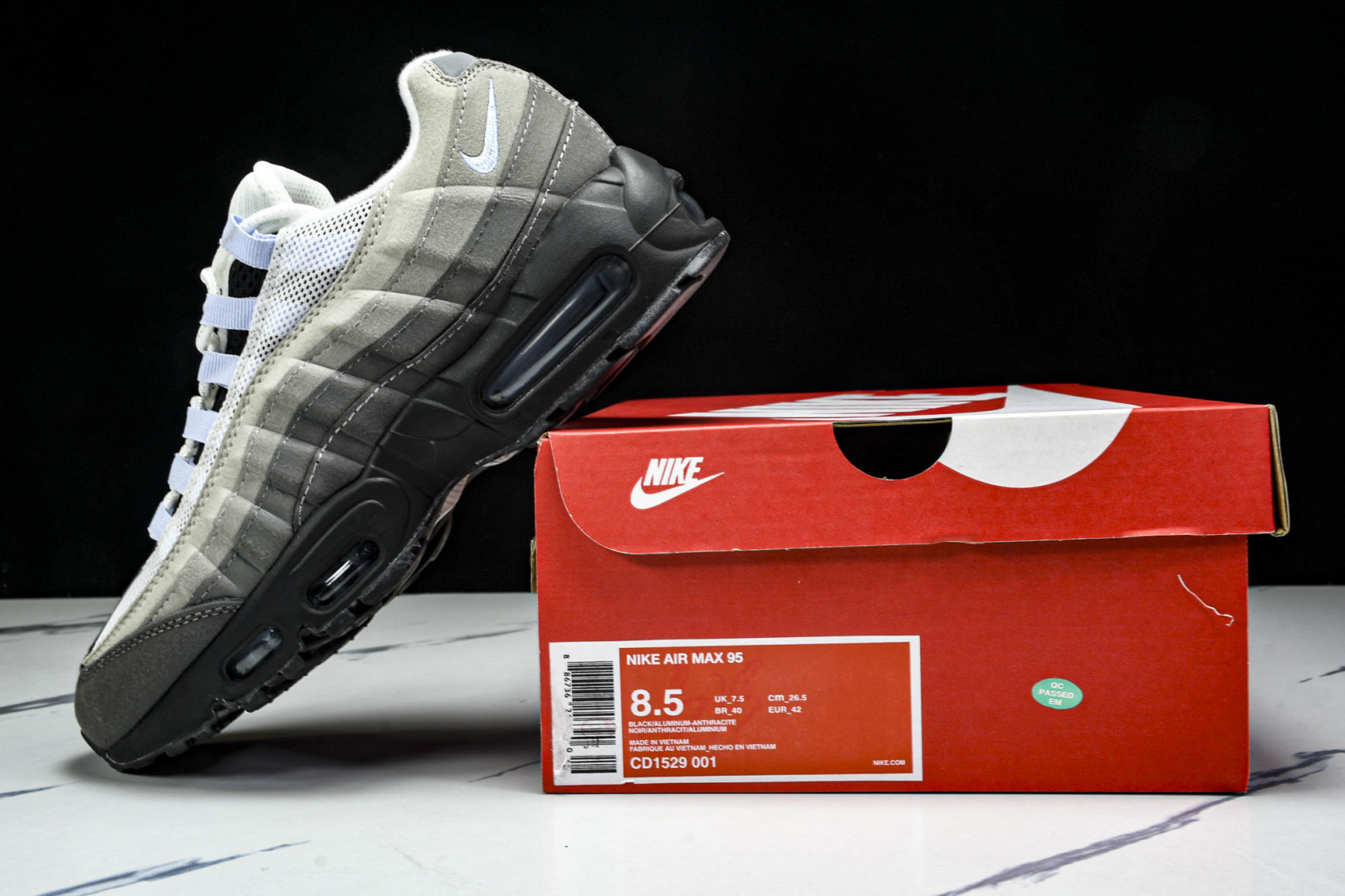  NK Air Max 95 复古减震气垫跑鞋 CD1529-001 尺寸 36 36.5 37.5 3