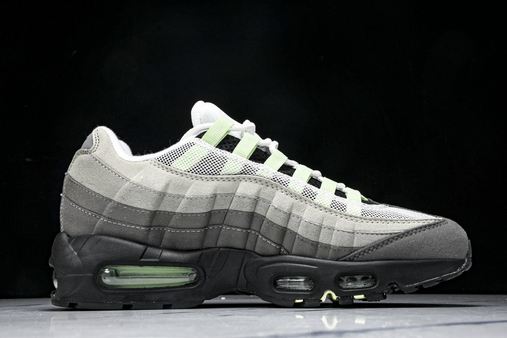  NK Air Max 95 复古减震气垫跑鞋 CD7495-101 尺寸 36 36.5 37.5 3