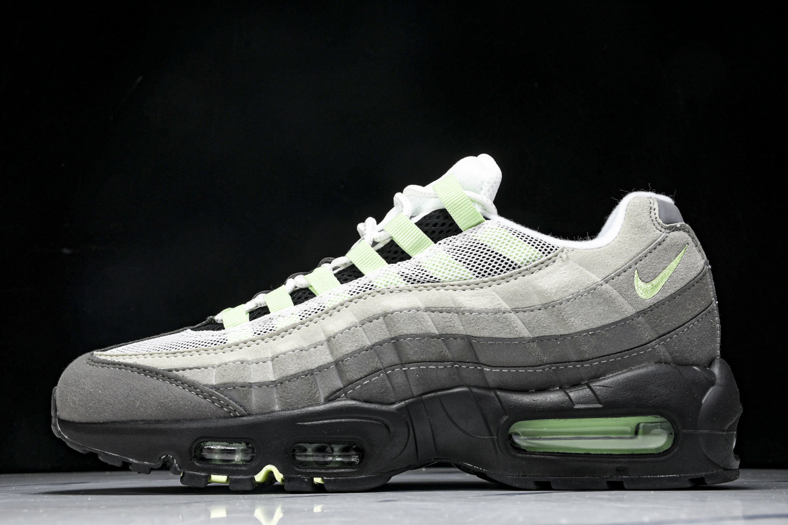  NK Air Max 95 复古减震气垫跑鞋 CD7495-101 尺寸 36 36.5 37.5 3