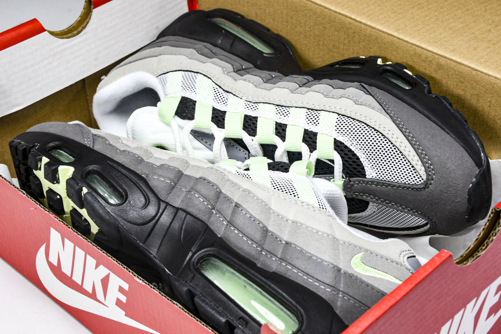  NK Air Max 95 复古减震气垫跑鞋 CD7495-101 尺寸 36 36.5 37.5 3