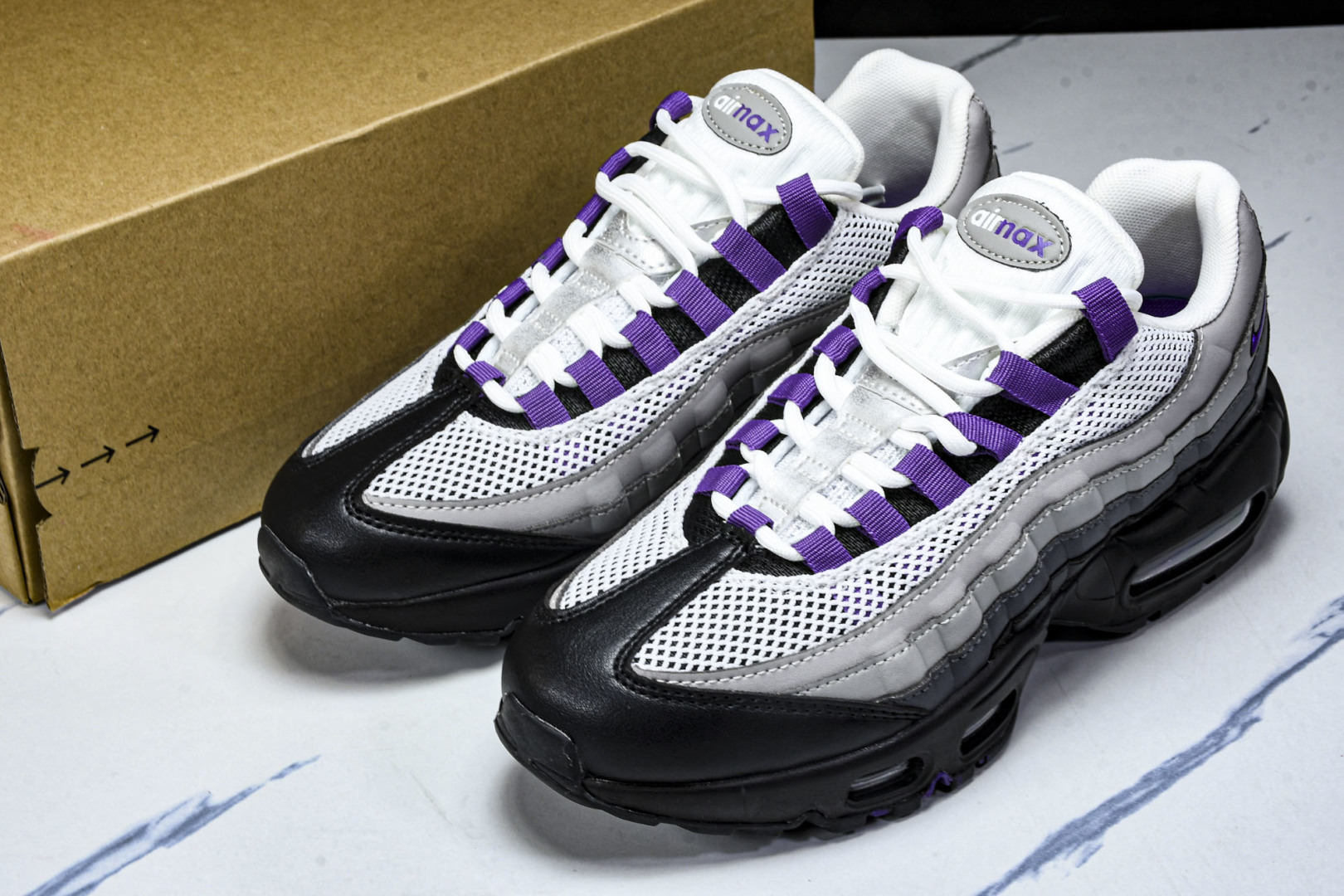  NK Air Max 95 复古减震气垫跑鞋 DH8015 003 尺寸 36 36.5 37.5 3