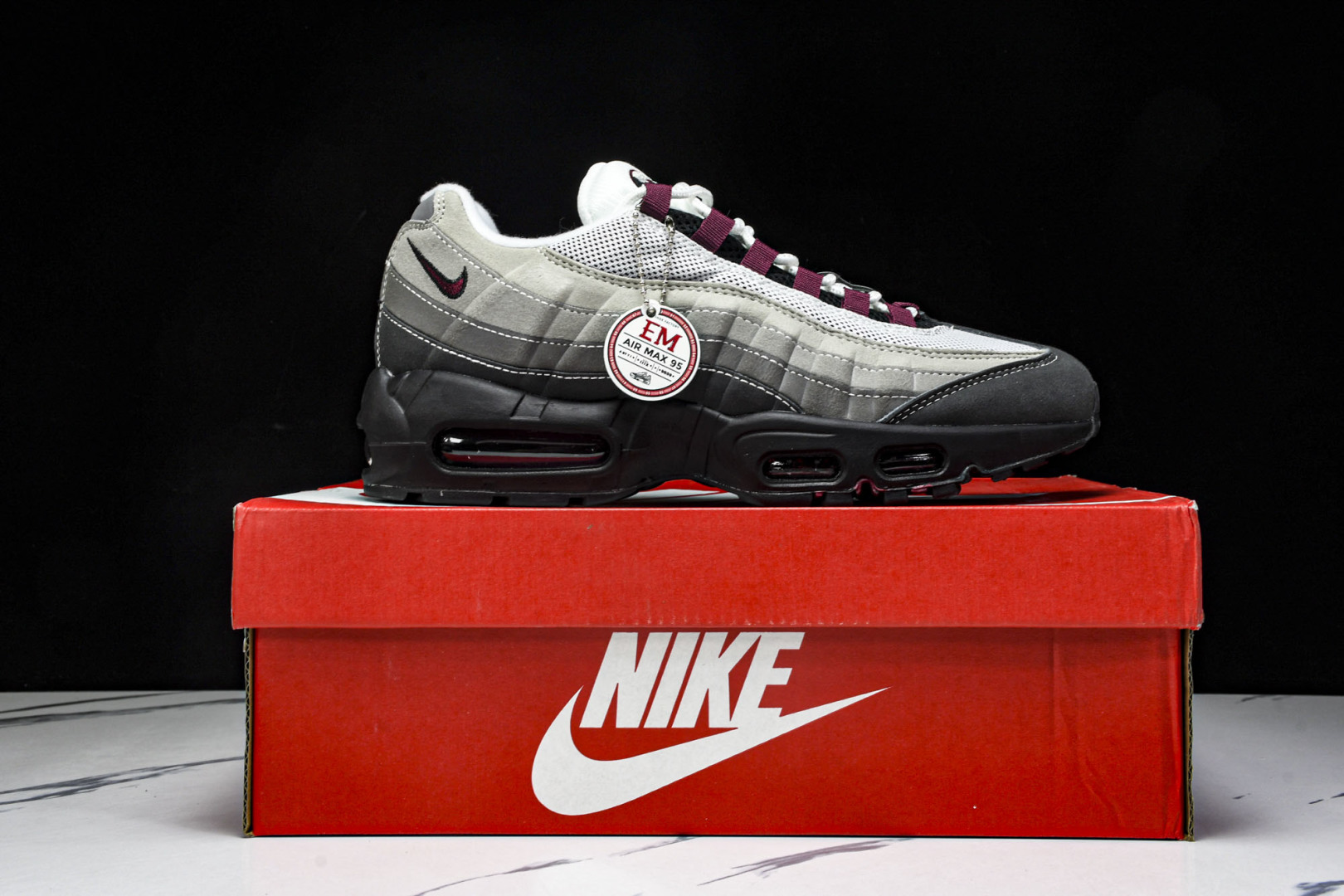  NK Air Max 95 复古减震气垫跑鞋 DQ9001 001 尺寸 36 36.5 37.5 3