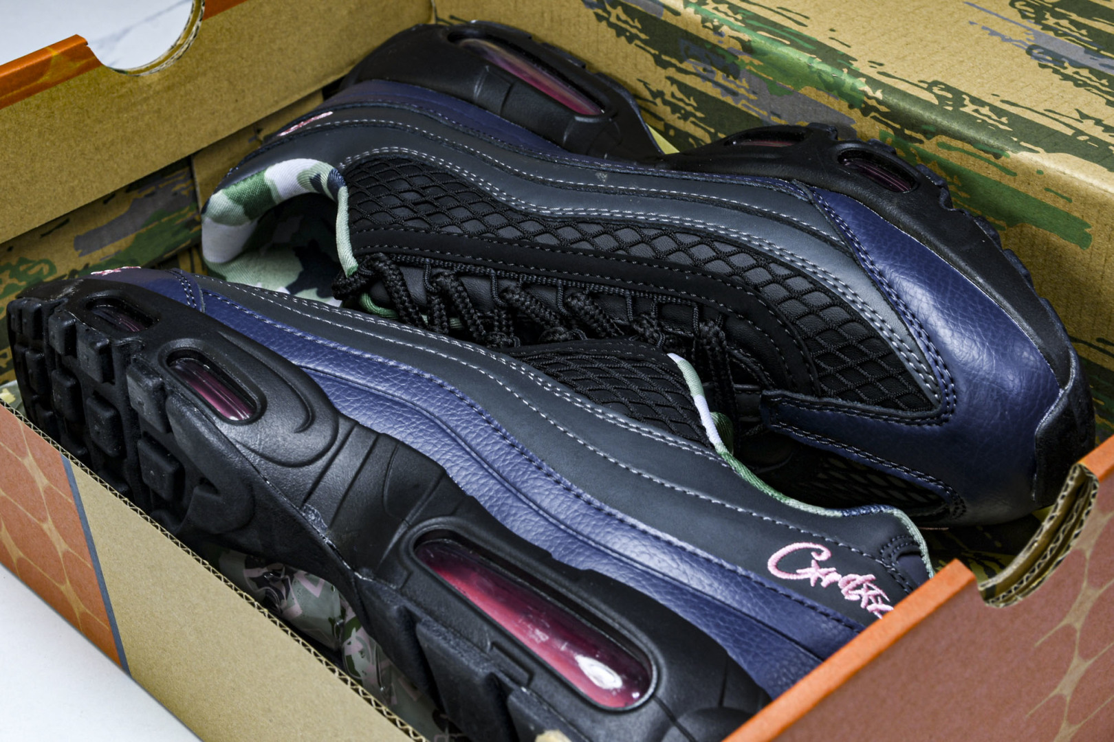  NK 耐克 Air Max 95 S潮流百搭 气垫缓震慢跑鞋 FB2709-001 尺寸 36 36.