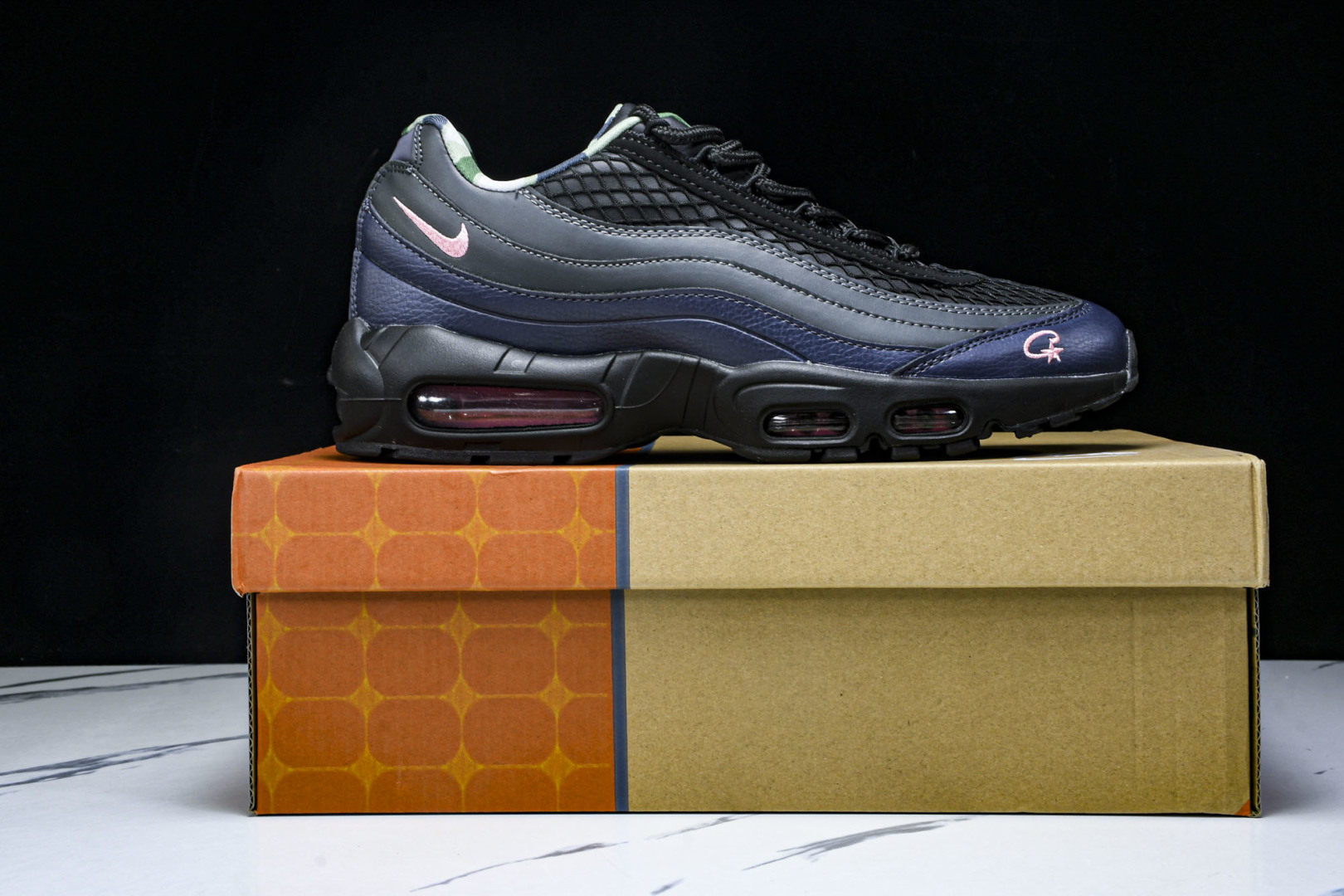  NK 耐克 Air Max 95 S潮流百搭 气垫缓震慢跑鞋 FB2709-001 尺寸 36 36.