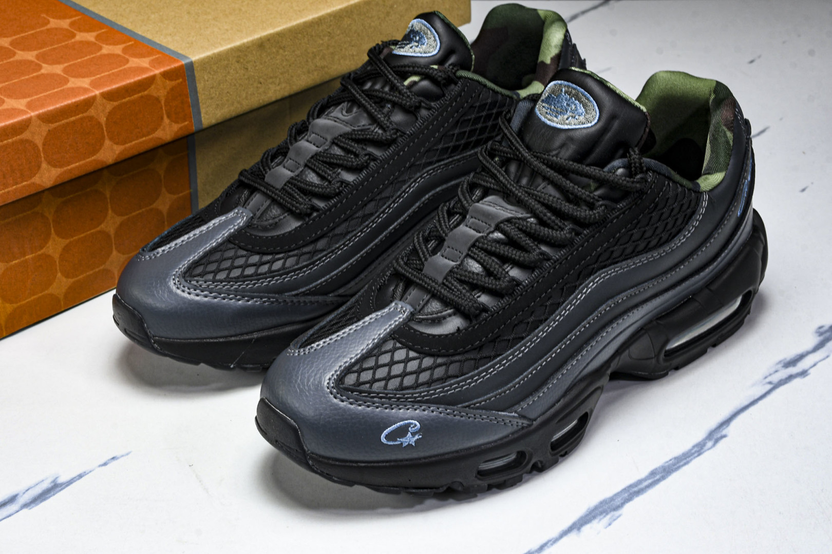  NK 耐克 Air Max 95 S潮流百搭 气垫缓震慢跑鞋 FB2709-002 尺寸 36 36.