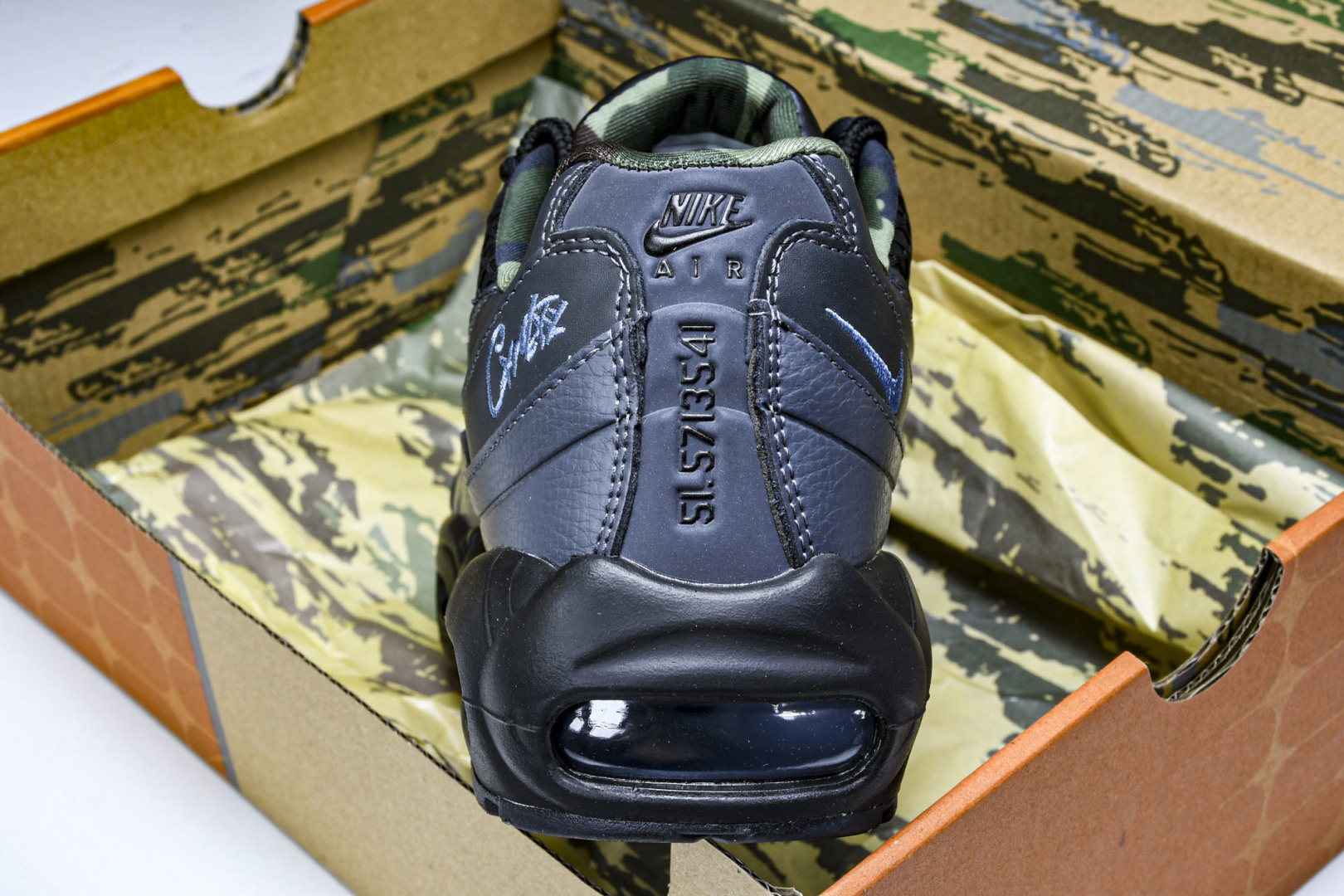  NK 耐克 Air Max 95 S潮流百搭 气垫缓震慢跑鞋 FB2709-002 尺寸 36 36.