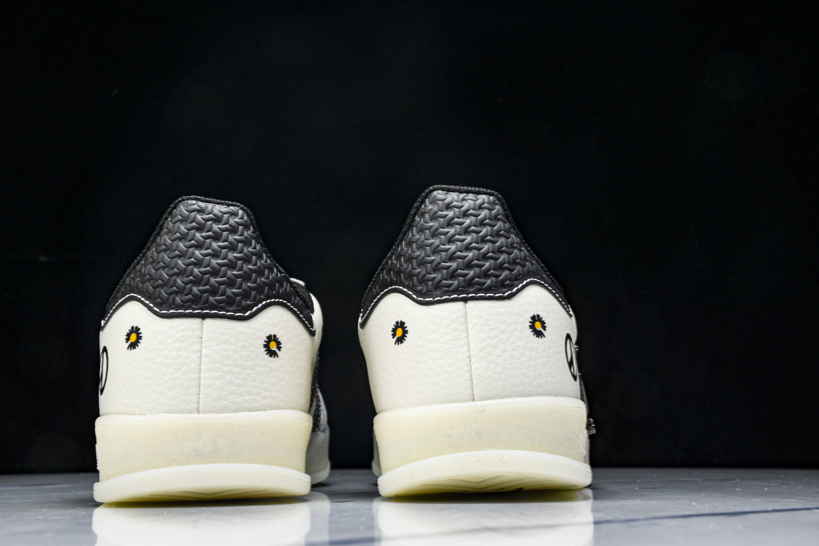  AD Originals Gazelle INdoor  火星 灰白黑 DM1234 011 尺寸36