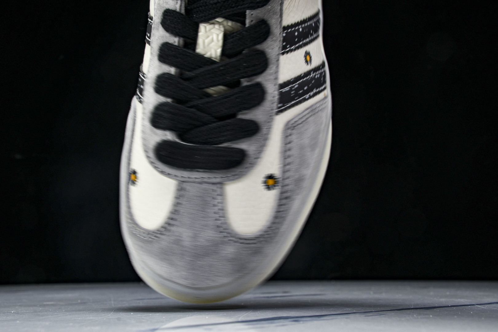 AD Originals Gazelle INdoor  火星 灰白黑 DM1234 011 尺寸36