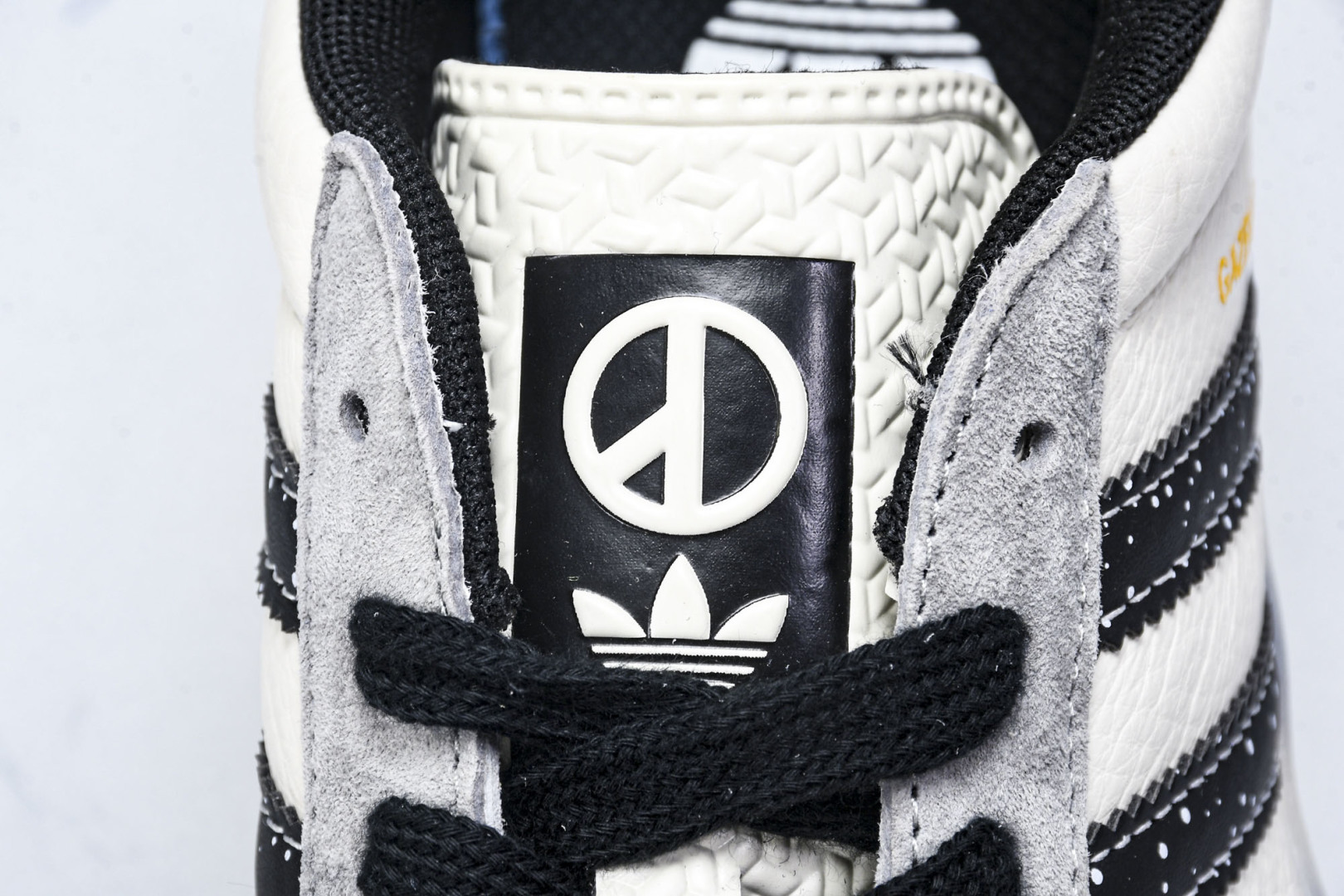  AD Originals Gazelle INdoor  火星 灰白黑 DM1234 011 尺寸36