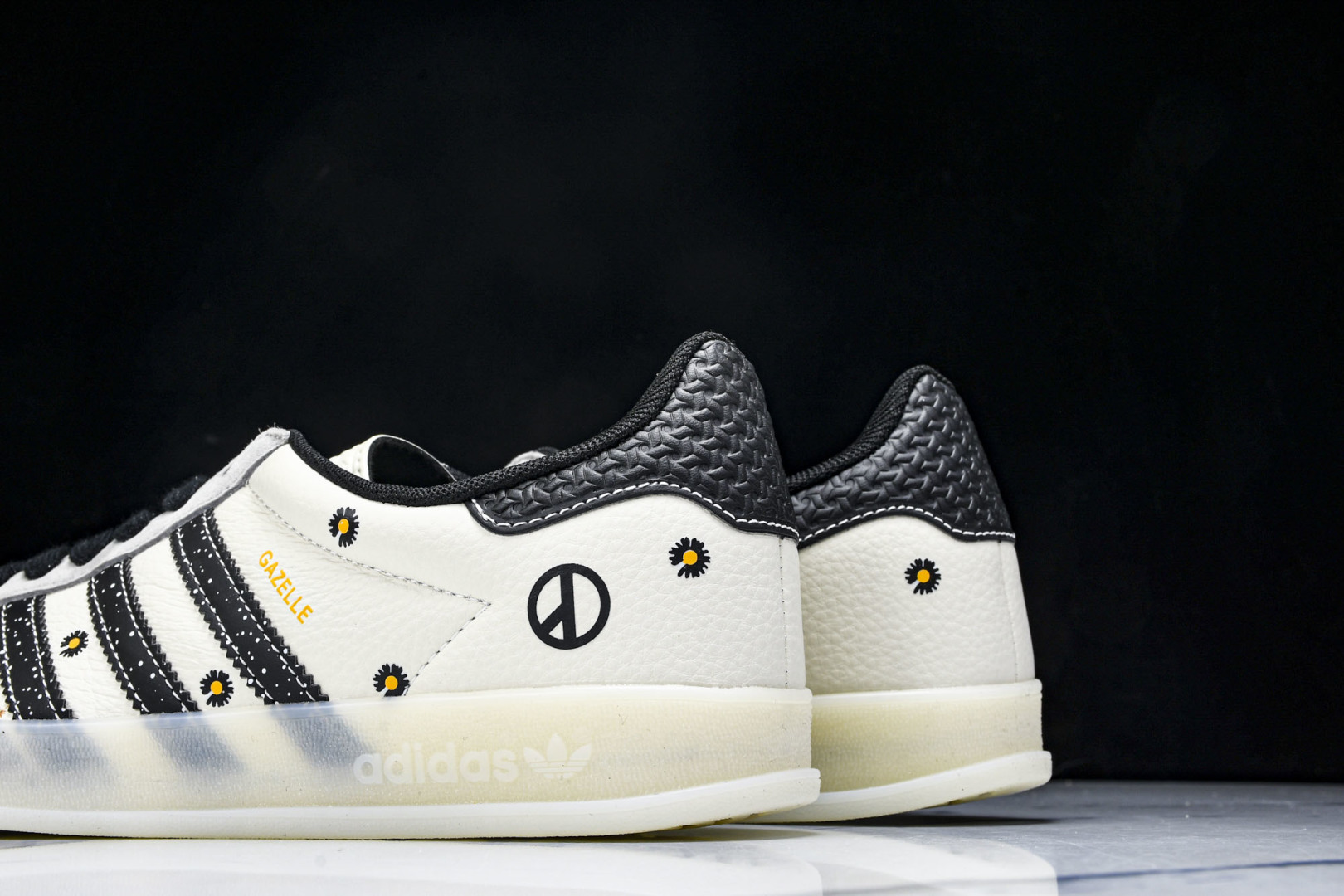  AD Originals Gazelle INdoor  火星 灰白黑 DM1234 011 尺寸36