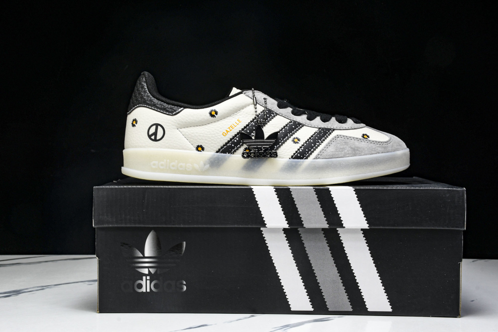  AD Originals Gazelle INdoor  火星 灰白黑 DM1234 011 尺寸36
