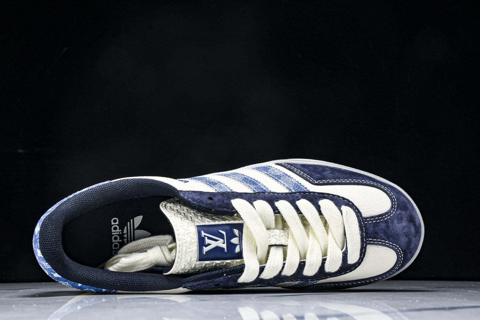  AD Originals Gazelle INdoor x Louis Vuitton 白蓝 DM12