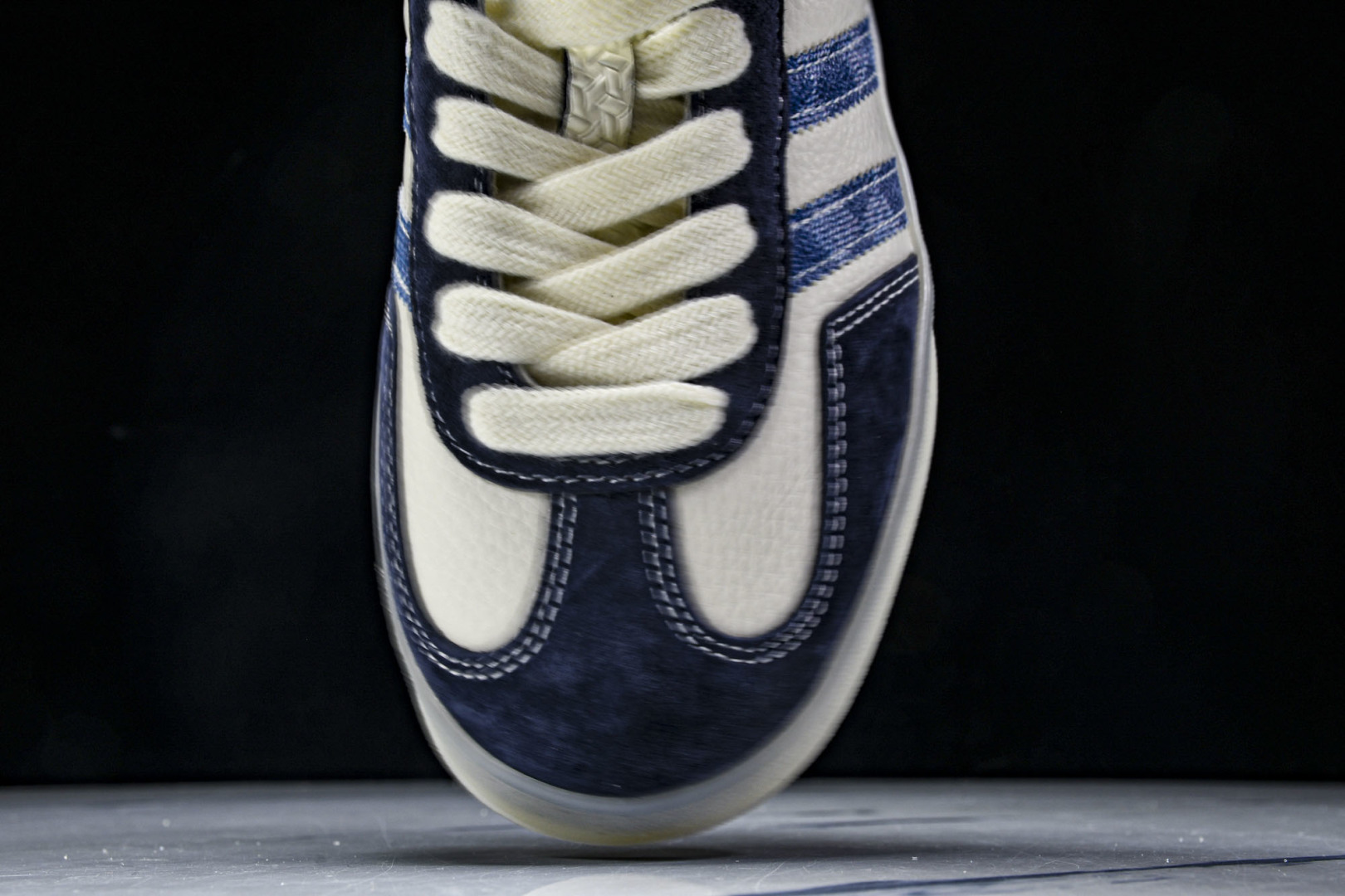  AD Originals Gazelle INdoor x Louis Vuitton 白蓝 DM12