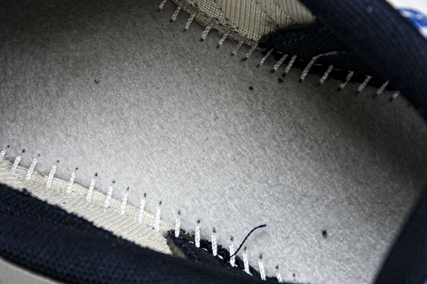  AD Originals Gazelle INdoor x Louis Vuitton 白蓝 DM12