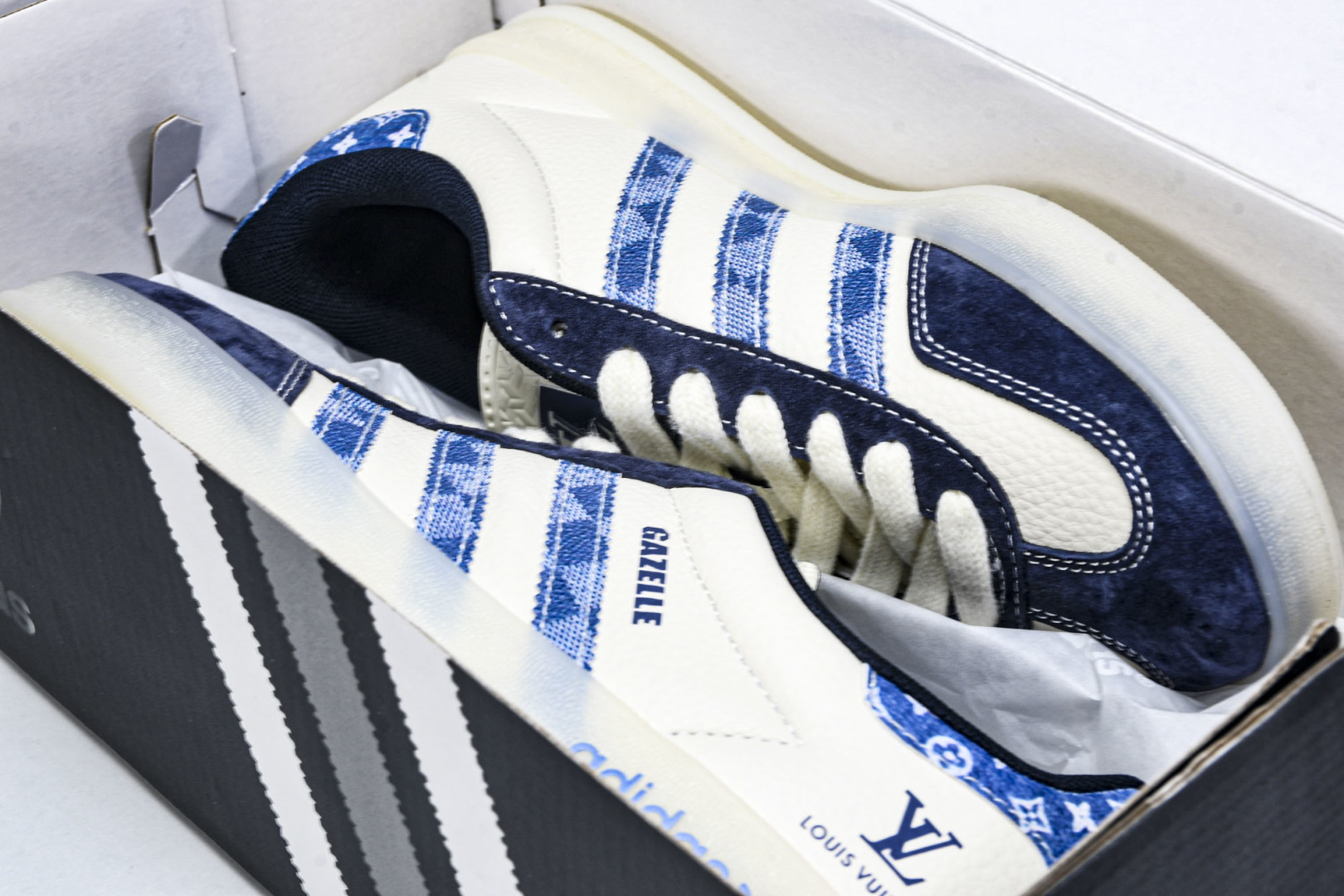  AD Originals Gazelle INdoor x Louis Vuitton 白蓝 DM12