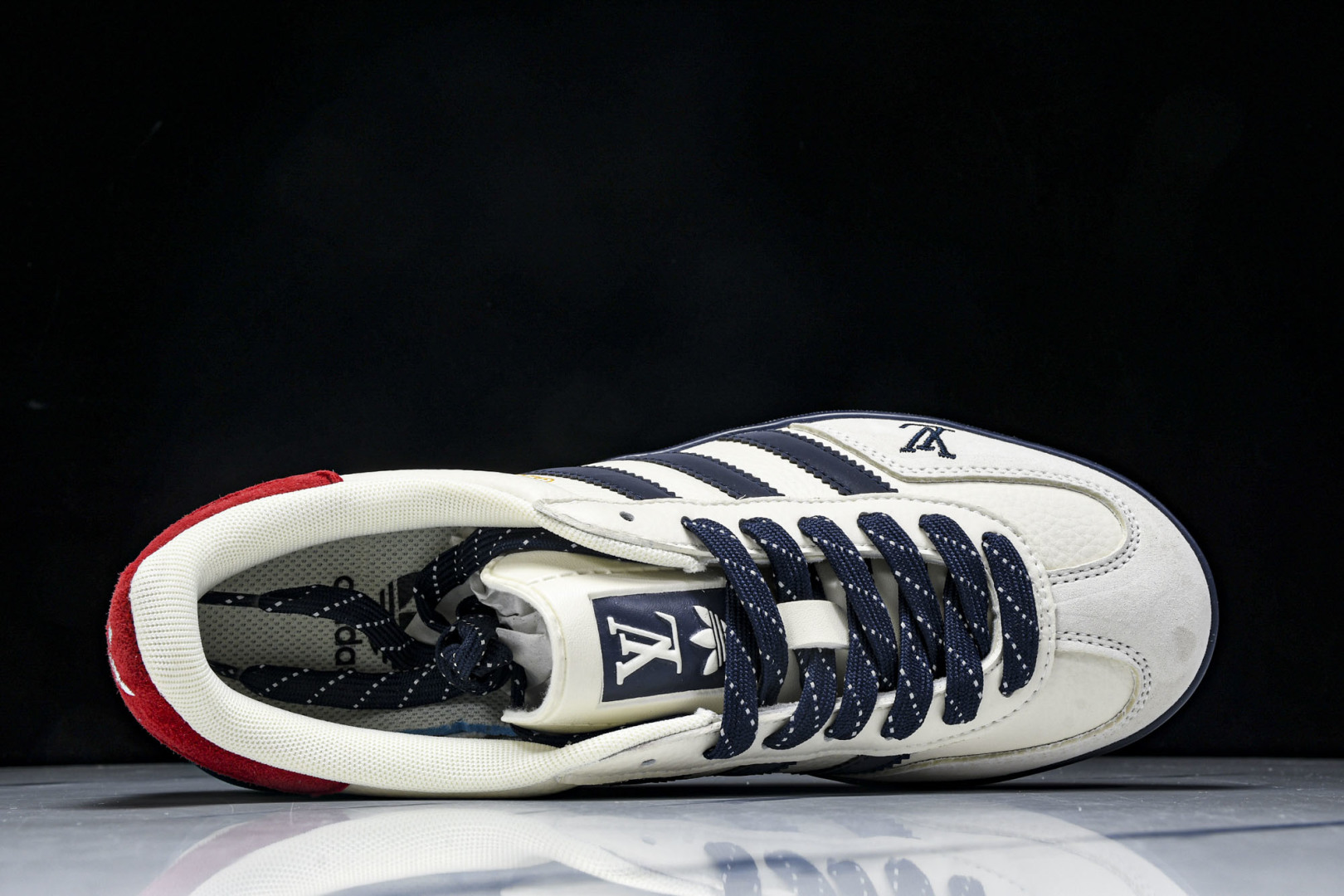 AD Originals Gazelle INdoor x Louis Vuitton 白蓝红 DM1