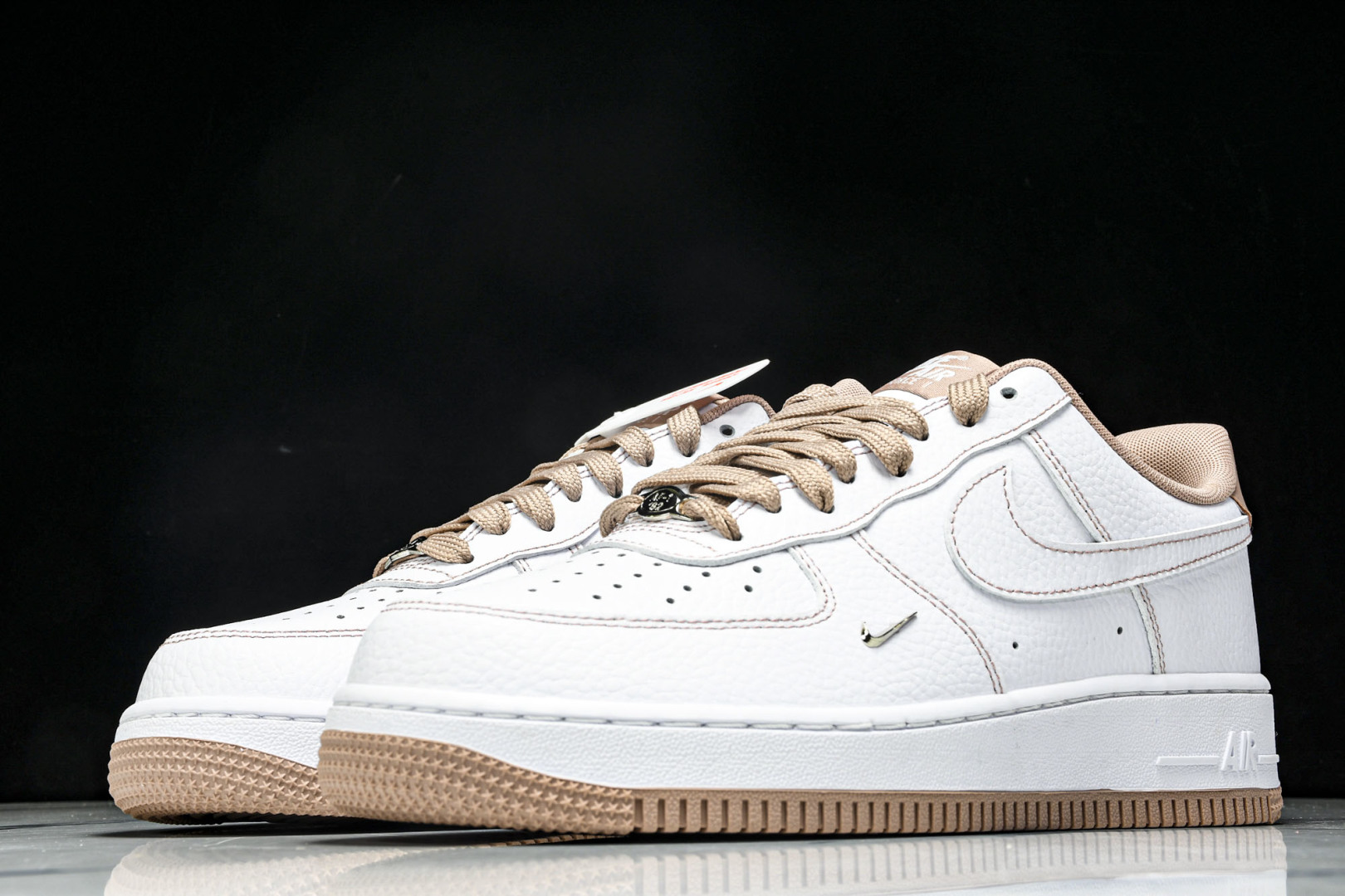   nk Air Force 1'07 Low 空军一号低帮休闲板鞋 IB6543-100 尺寸 36 
