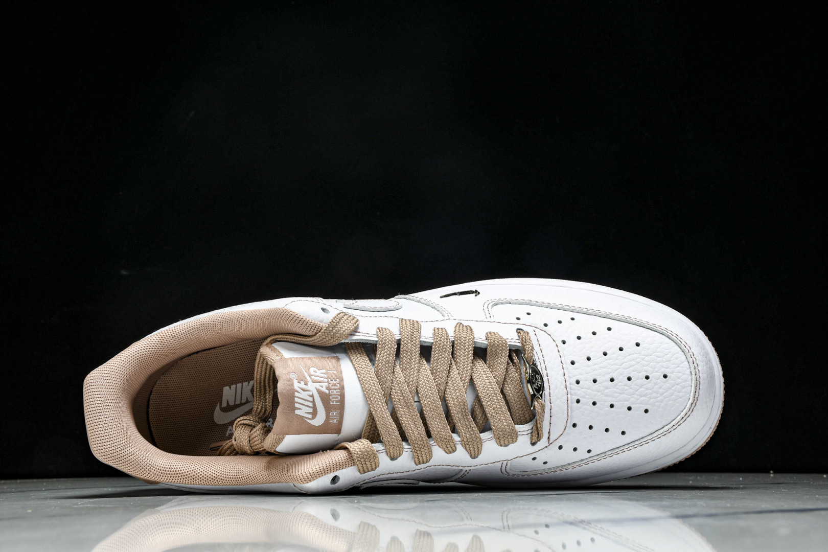  nk Air Force 1'07 Low 空军一号低帮休闲板鞋 IB6543-100 尺寸 36 