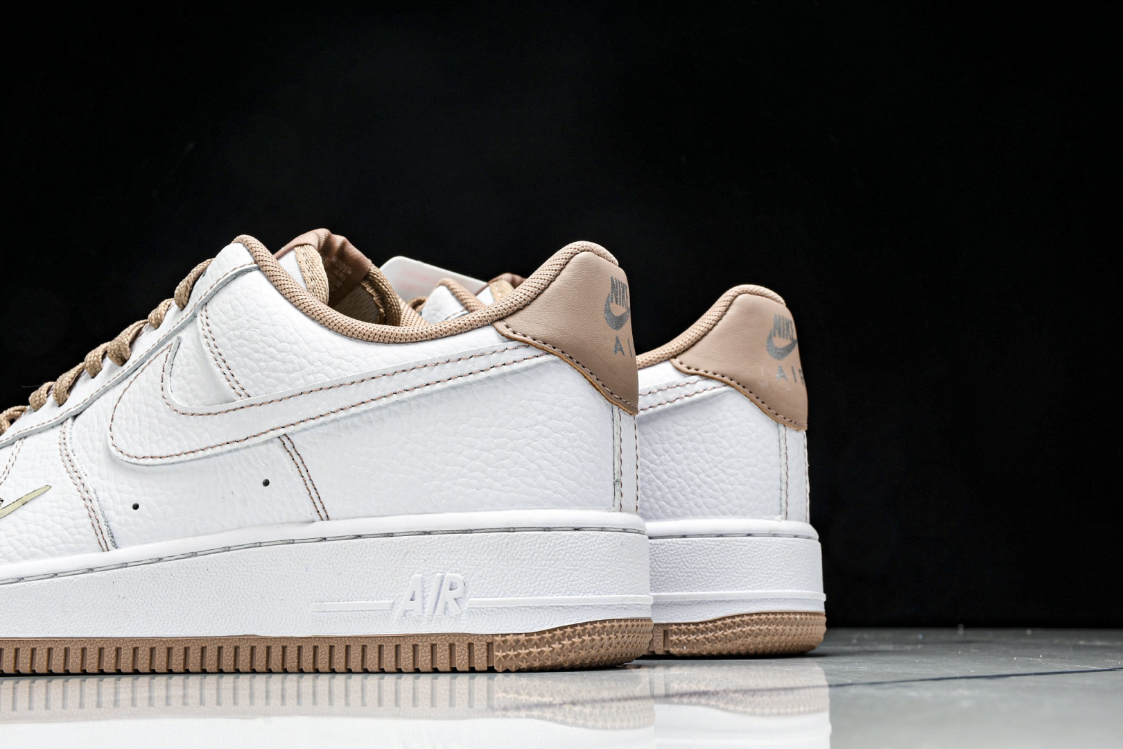  nk Air Force 1'07 Low 空军一号低帮休闲板鞋 IB6543-100 尺寸 36 