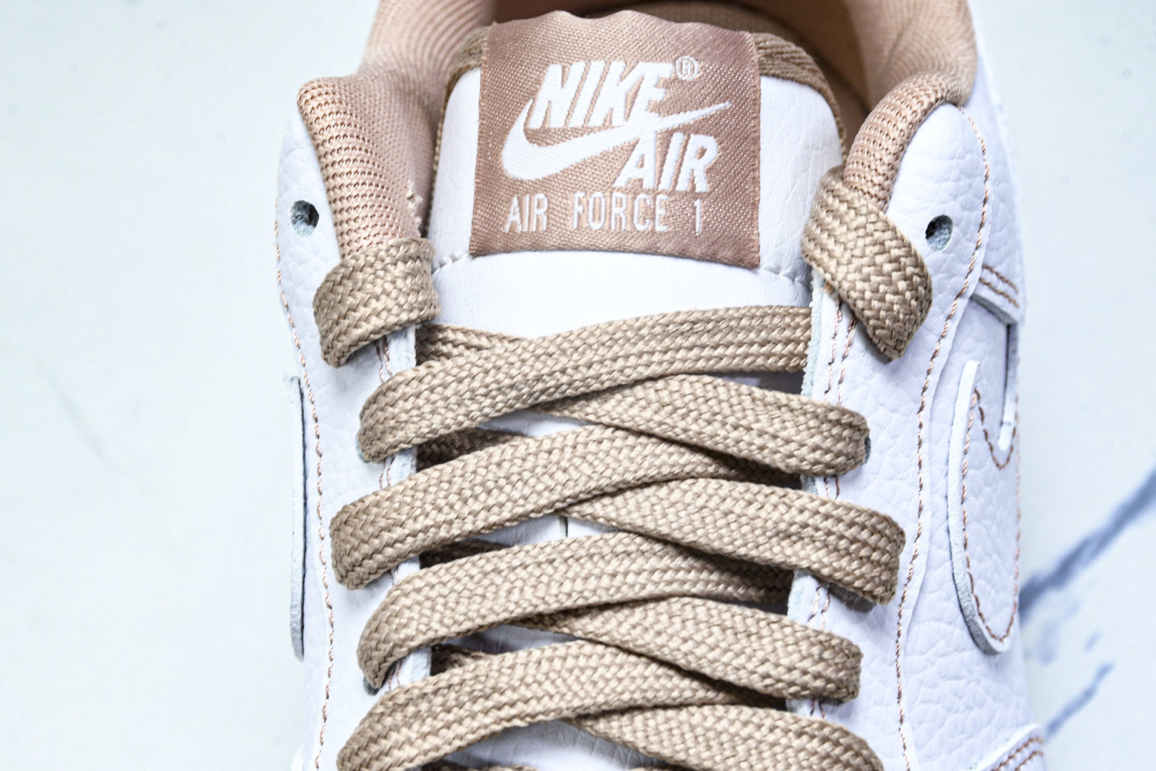   nk Air Force 1'07 Low 空军一号低帮休闲板鞋 IB6543-100 尺寸 36 