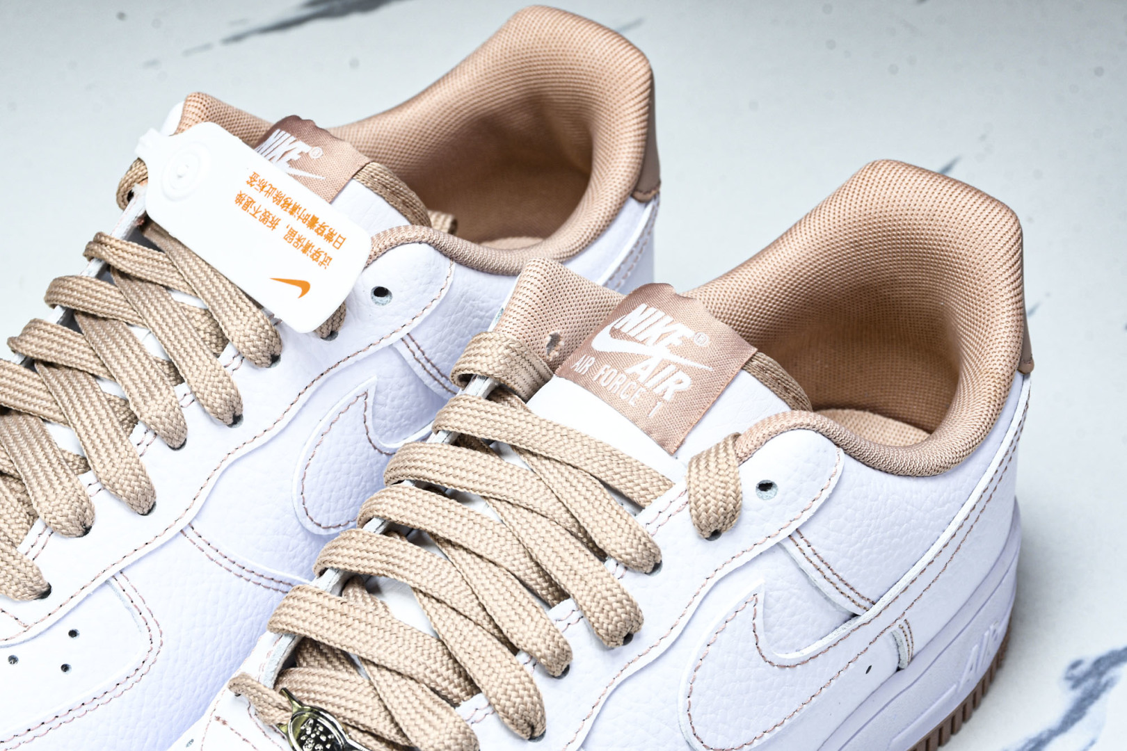   nk Air Force 1'07 Low 空军一号低帮休闲板鞋 IB6543-100 尺寸 36 