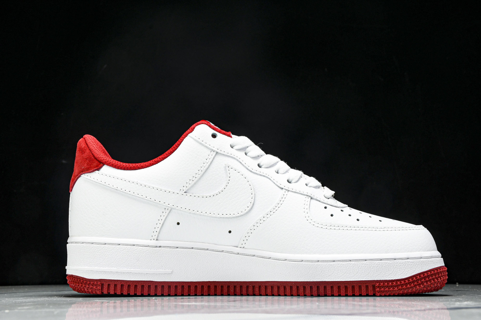   nk Air Force 1'07 Low 空军一号低帮休闲板鞋 ZH0316-103 尺寸 36 