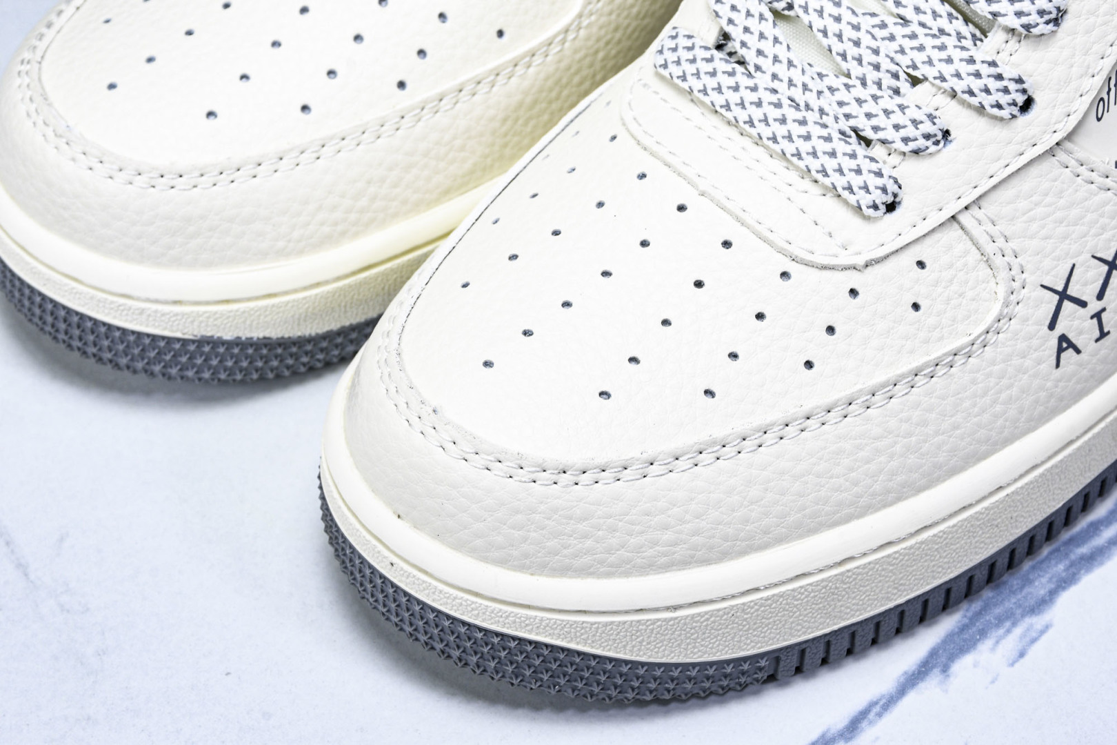    nk Air Force 1'07 Low OFF-WHITE联名 米灰英文反光 空军一号低帮休闲