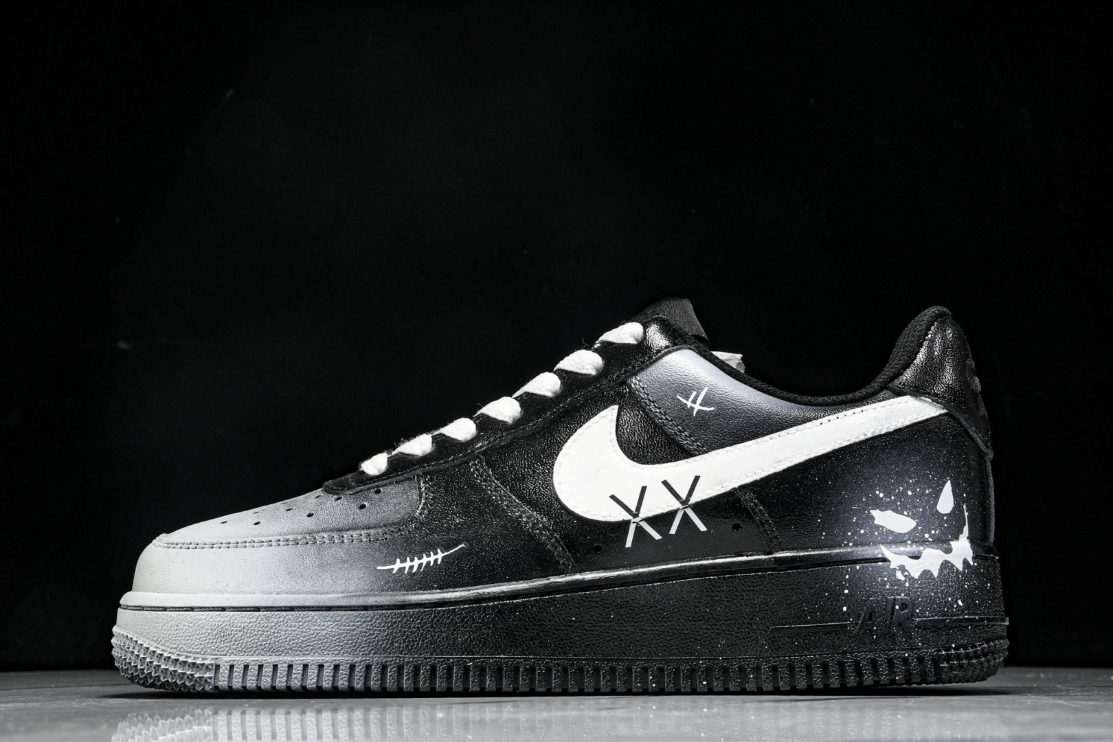  nk Air Force 1'07 Low Devil Smiles 手绘涂鸦 恶魔微笑 空军一号低