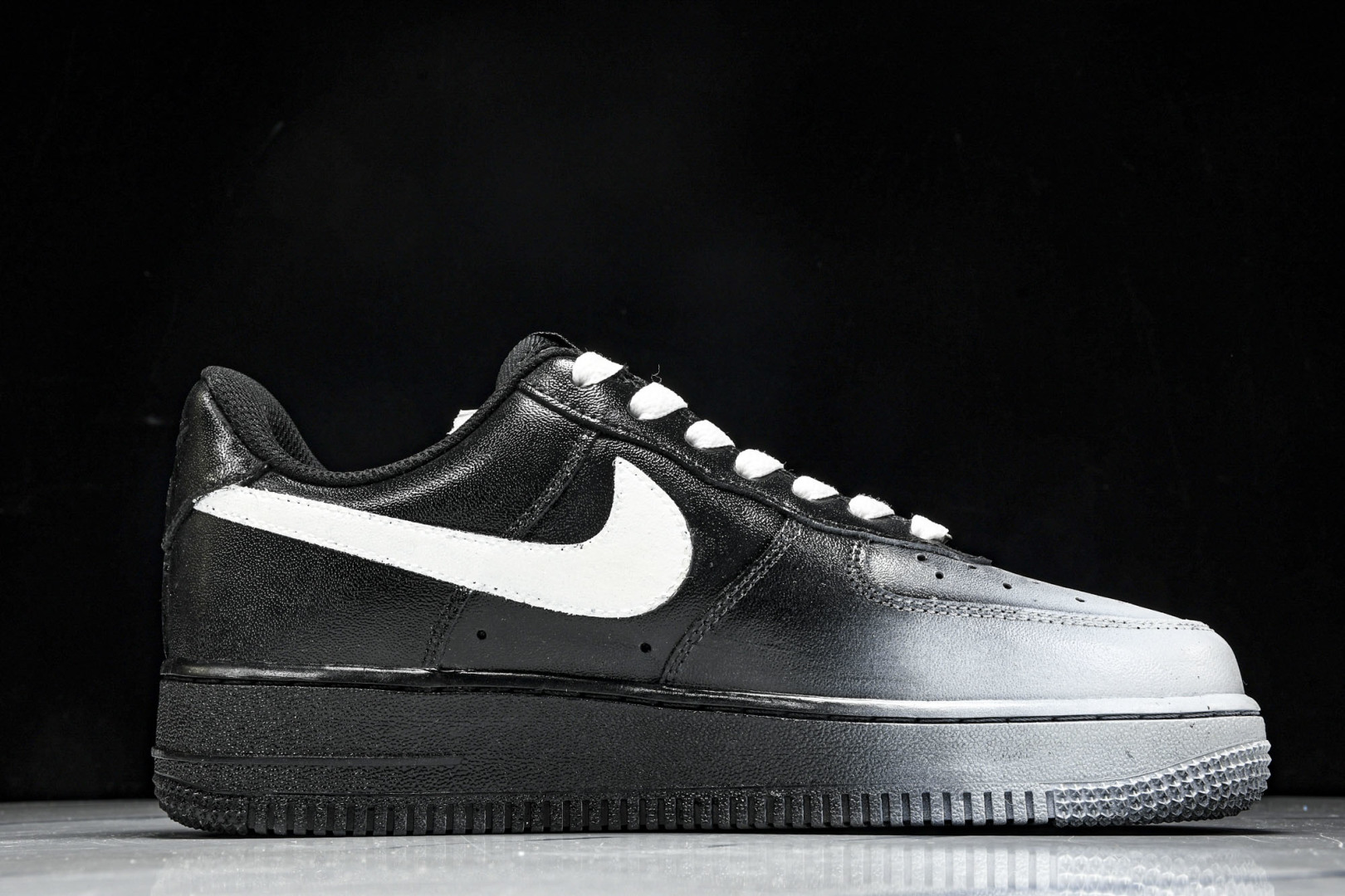   nk Air Force 1'07 Low Devil Smiles 手绘涂鸦 恶魔微笑 空军一号低