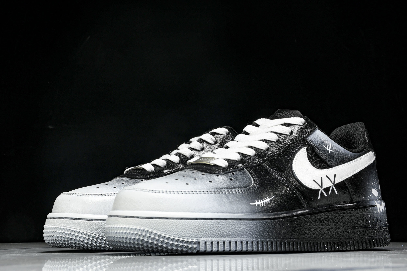   nk Air Force 1'07 Low Devil Smiles 手绘涂鸦 恶魔微笑 空军一号低