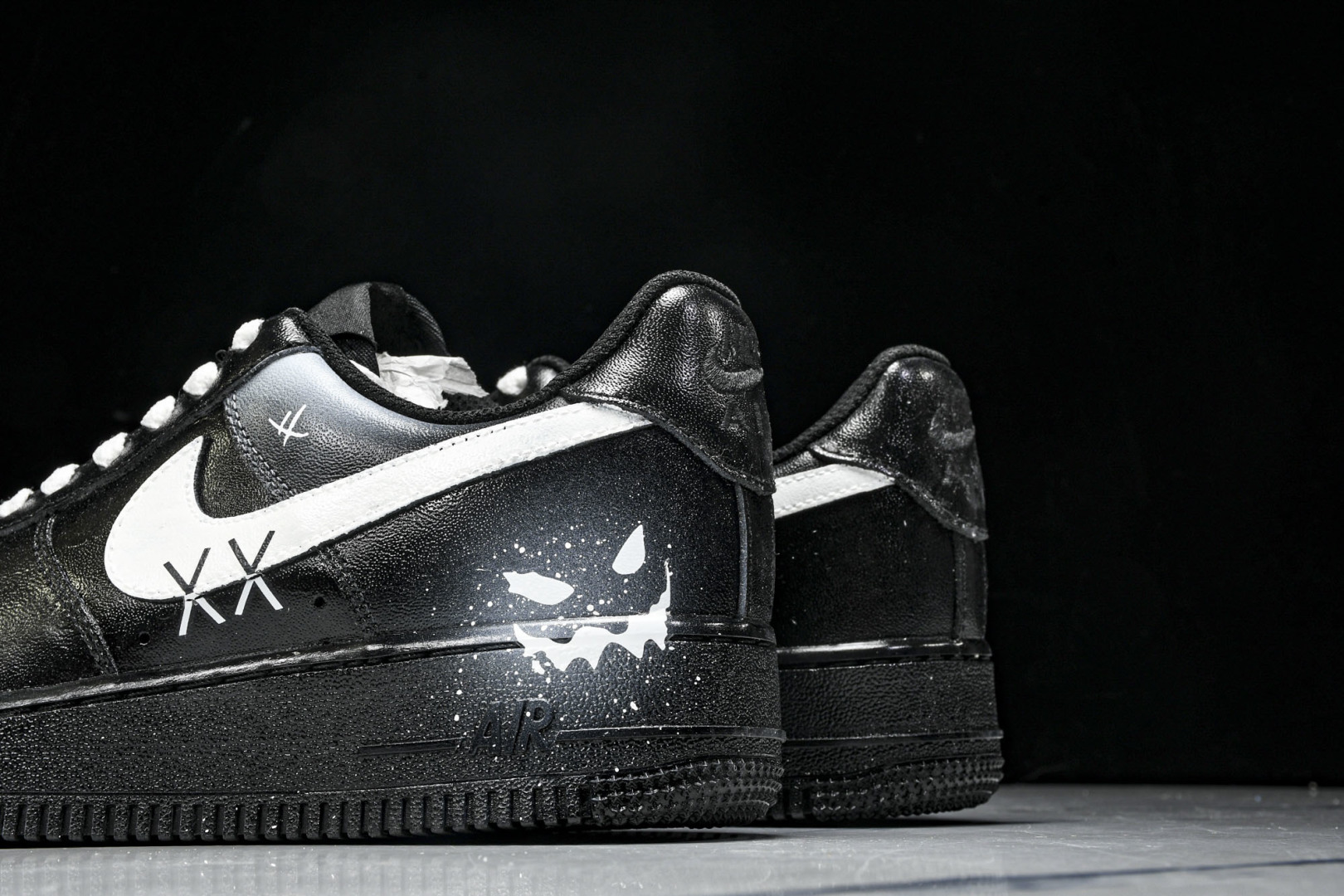   nk Air Force 1'07 Low Devil Smiles 手绘涂鸦 恶魔微笑 空军一号低