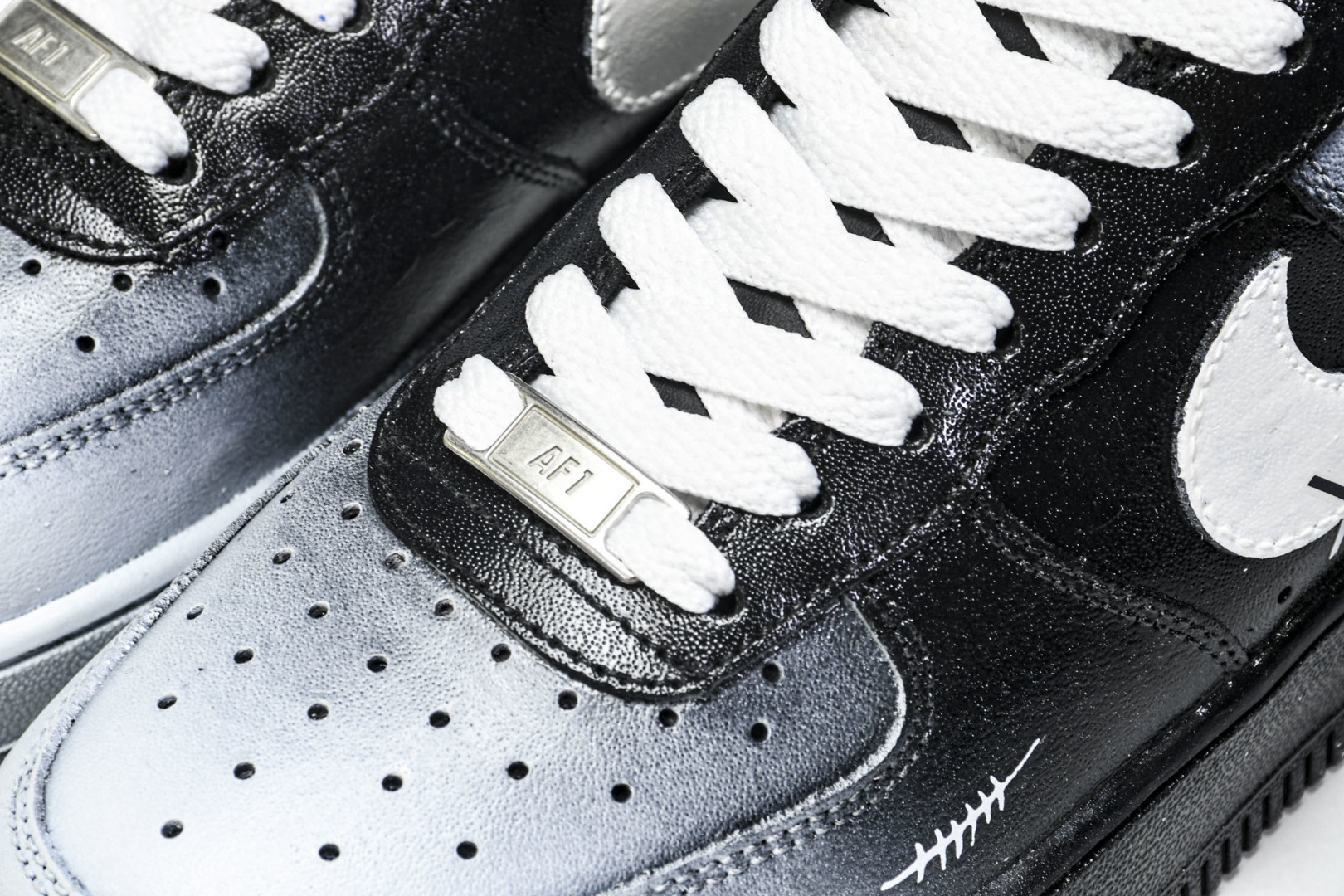   nk Air Force 1'07 Low Devil Smiles 手绘涂鸦 恶魔微笑 空军一号低