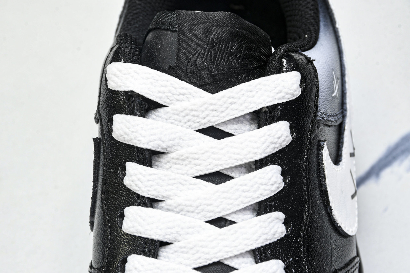   nk Air Force 1'07 Low Devil Smiles 手绘涂鸦 恶魔微笑 空军一号低