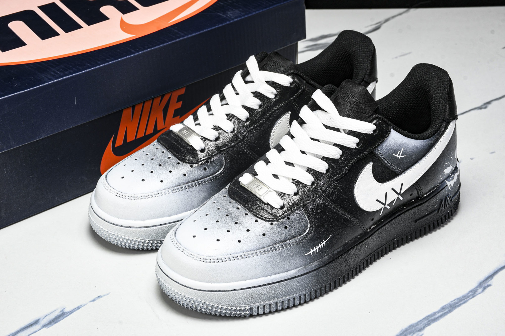   nk Air Force 1'07 Low Devil Smiles 手绘涂鸦 恶魔微笑 空军一号低