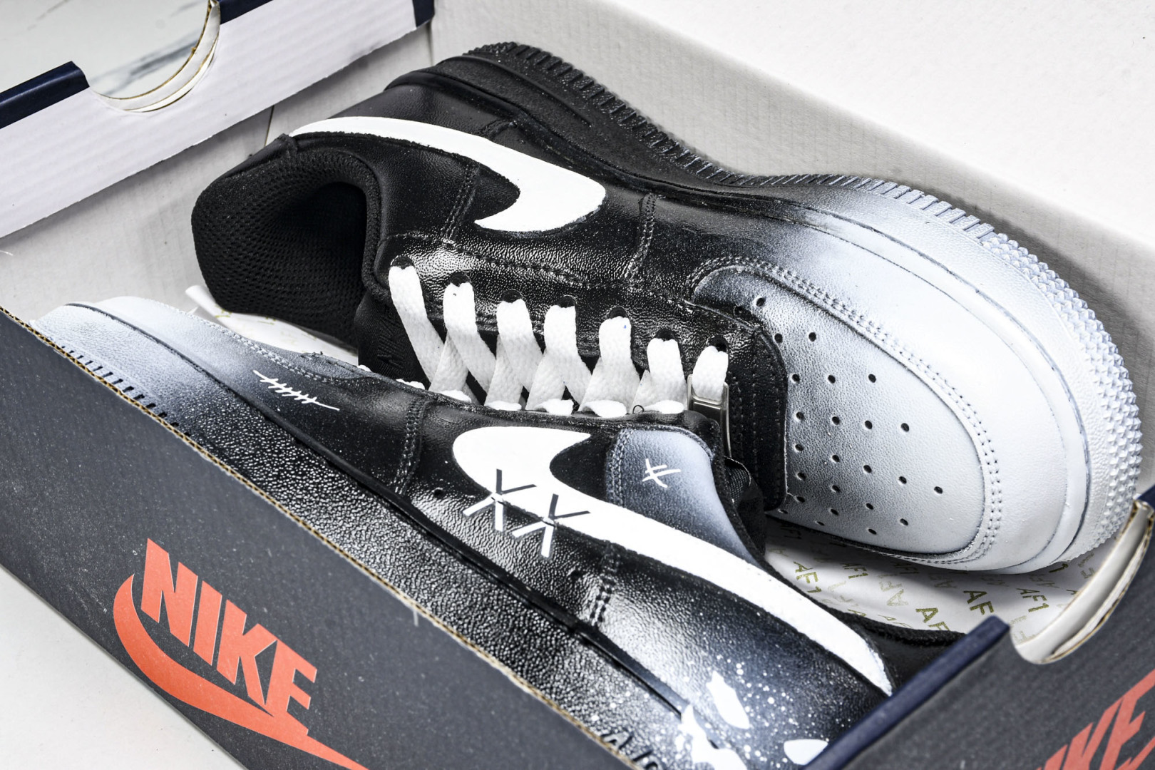   nk Air Force 1'07 Low Devil Smiles 手绘涂鸦 恶魔微笑 空军一号低