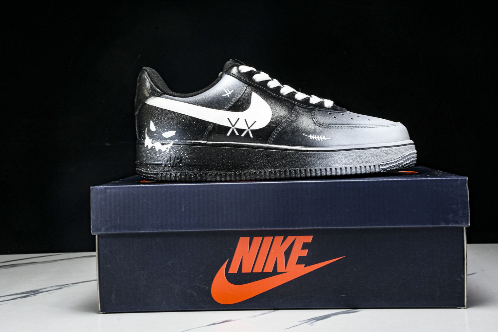   nk Air Force 1'07 Low Devil Smiles 手绘涂鸦 恶魔微笑 空军一号低