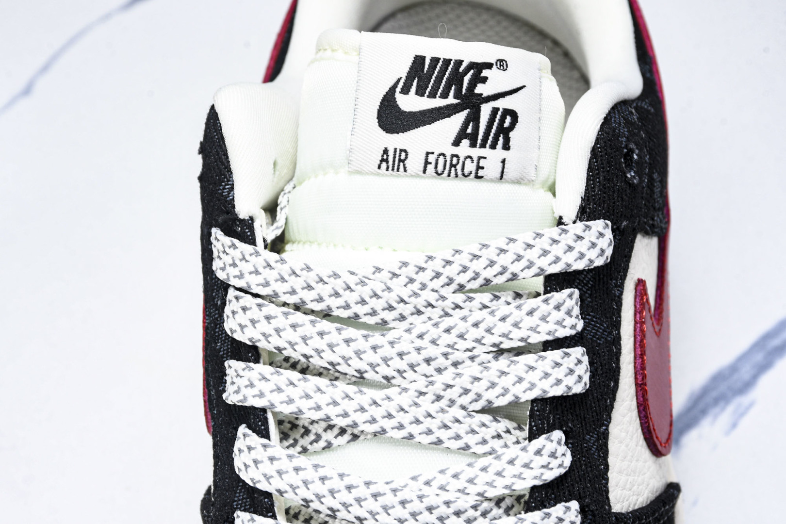   nk Air Force 1'07 Low LV联名 白红黑牛仔 空军一号低帮休闲板鞋 ZD1988