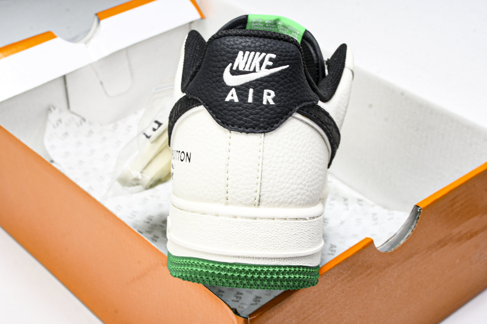  nk Air Force 1'07 Low LV联名 米黑鳞纹绿底 空军一号低帮休闲板鞋 QW583