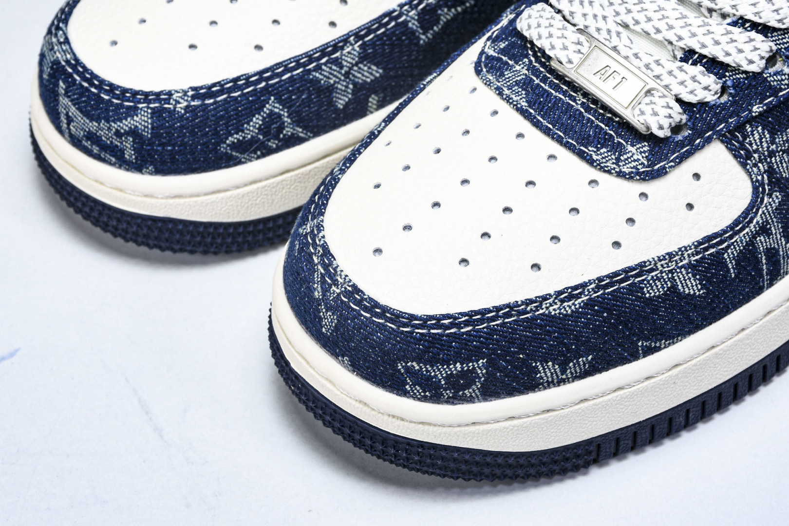   nk Air Force 1'07 Low LV联名 前掌蓝牛仔 空军一号低帮休闲板鞋 YX5066
