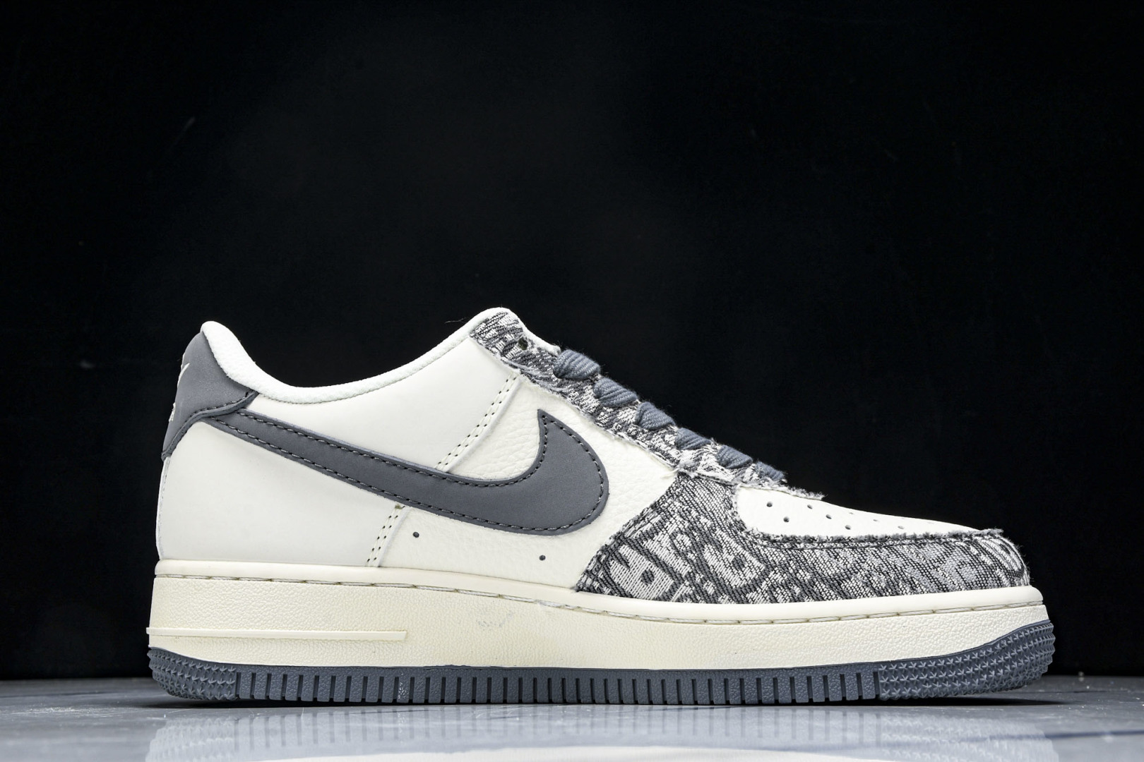   nk Air Force 1'07 Low 迪奥联名 灰花纹织布 空军一号低帮休闲板鞋 XS1958
