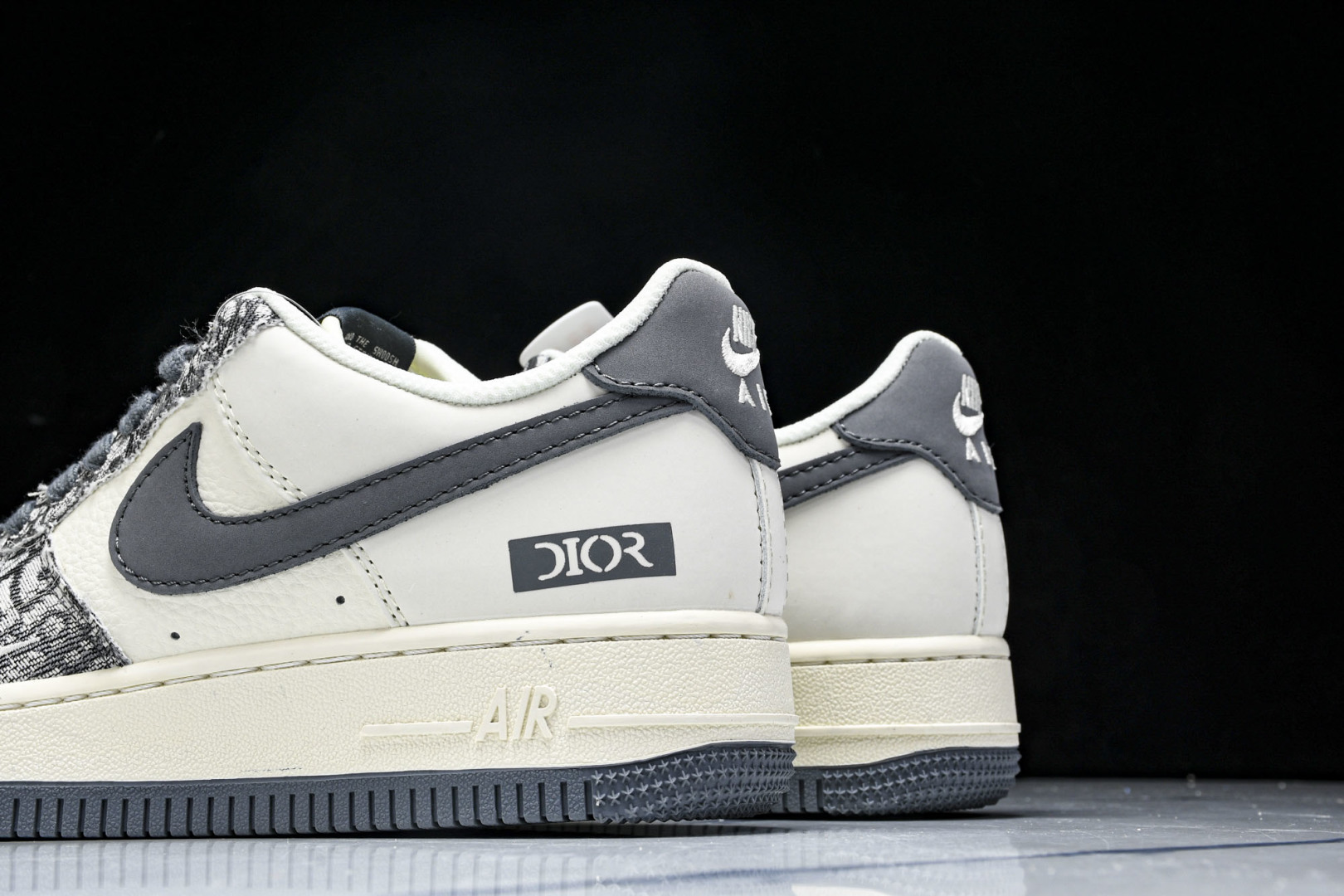   nk Air Force 1'07 Low 迪奥联名 灰花纹织布 空军一号低帮休闲板鞋 XS1958