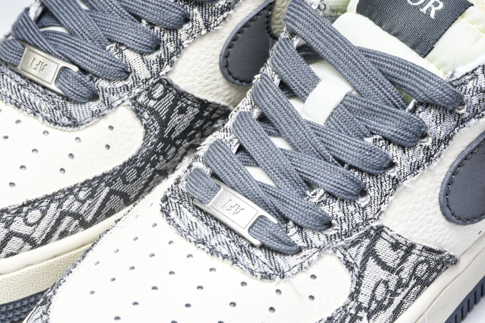   nk Air Force 1'07 Low 迪奥联名 灰花纹织布 空军一号低帮休闲板鞋 XS1958
