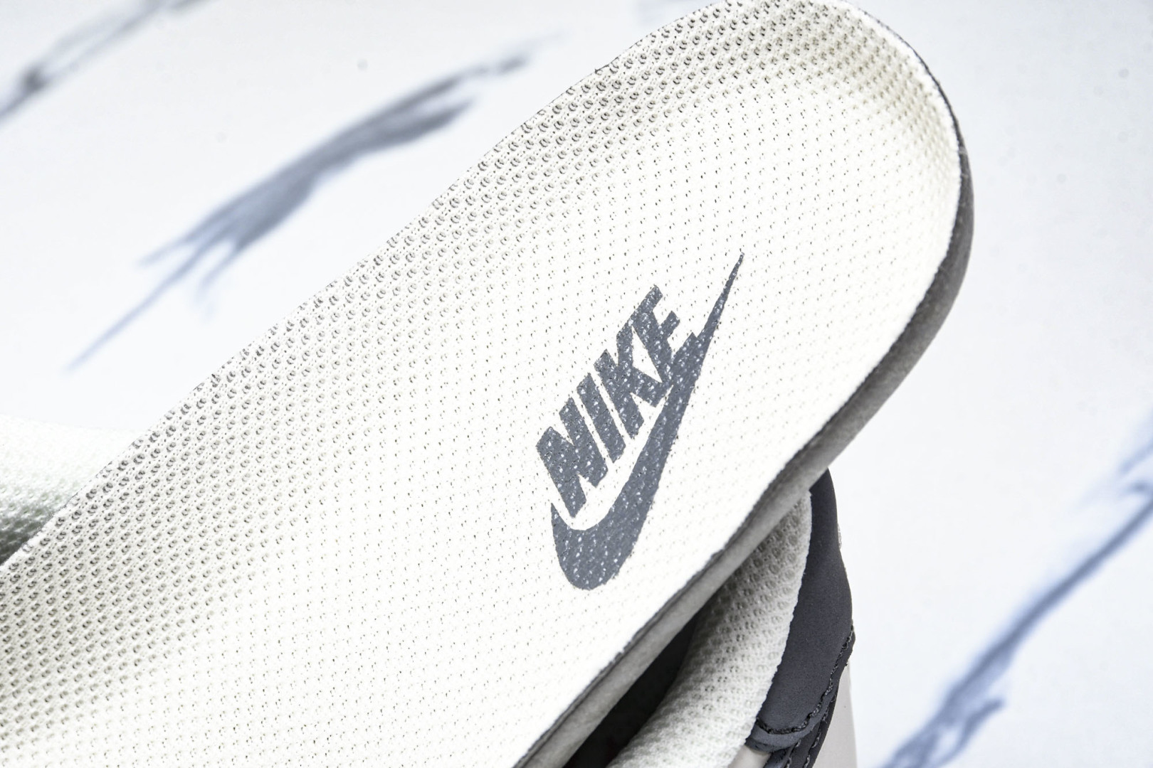   nk Air Force 1'07 Low 迪奥联名 灰花纹织布 空军一号低帮休闲板鞋 XS1958
