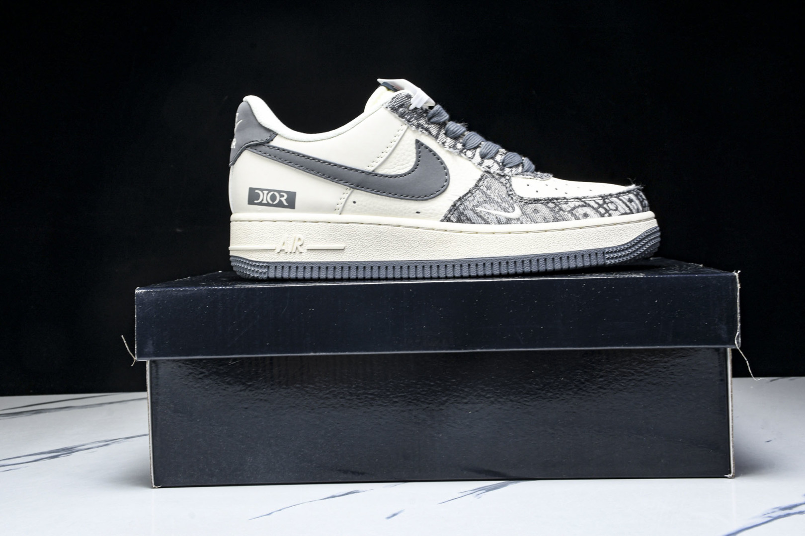   nk Air Force 1'07 Low 迪奥联名 灰花纹织布 空军一号低帮休闲板鞋 XS1958